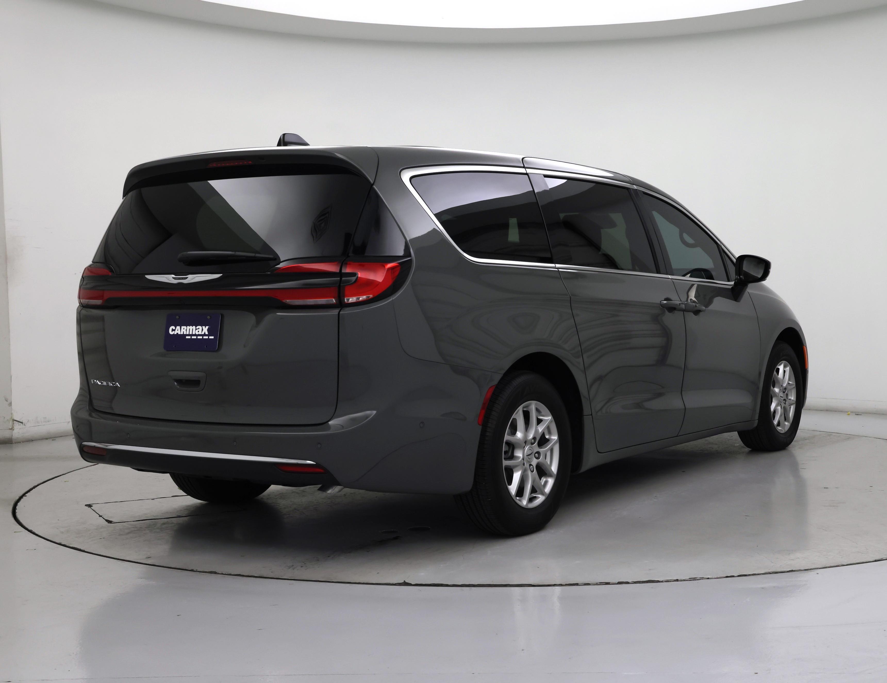 Thumbnail: 2025 Chrysler Pacifica - 8