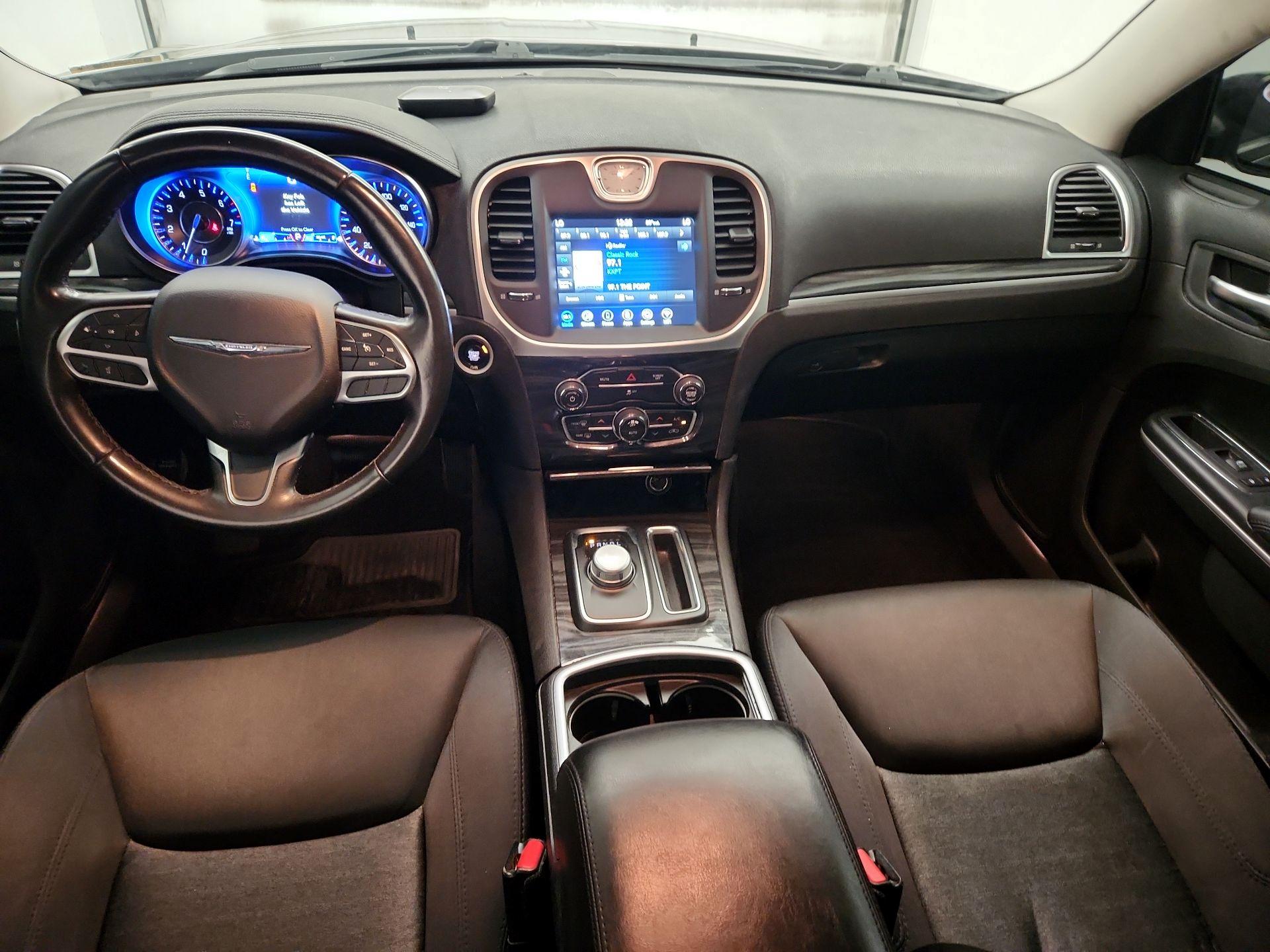 Thumbnail: 2020 Chrysler 300 - 9