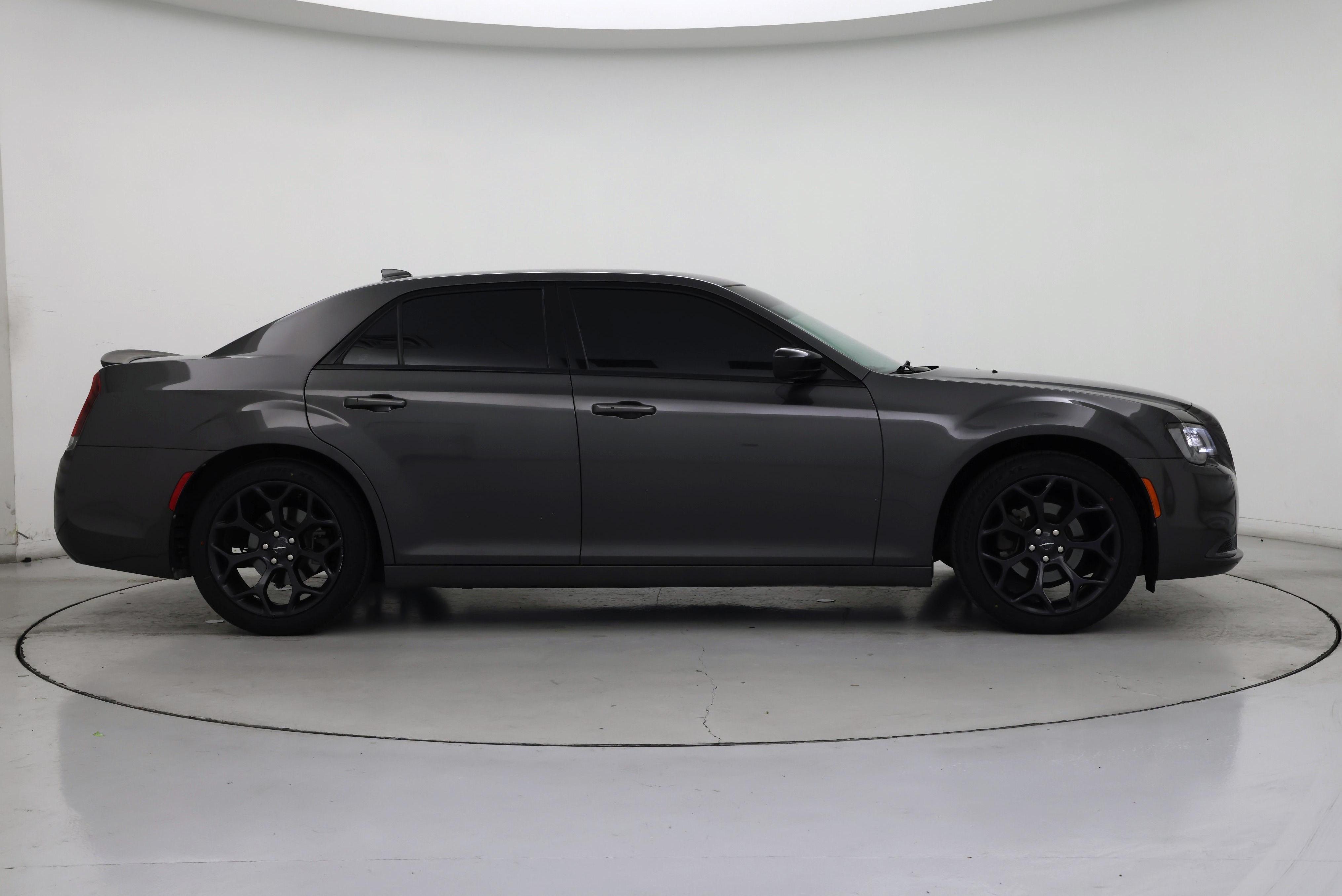 Thumbnail: 2020 Chrysler 300 - 7