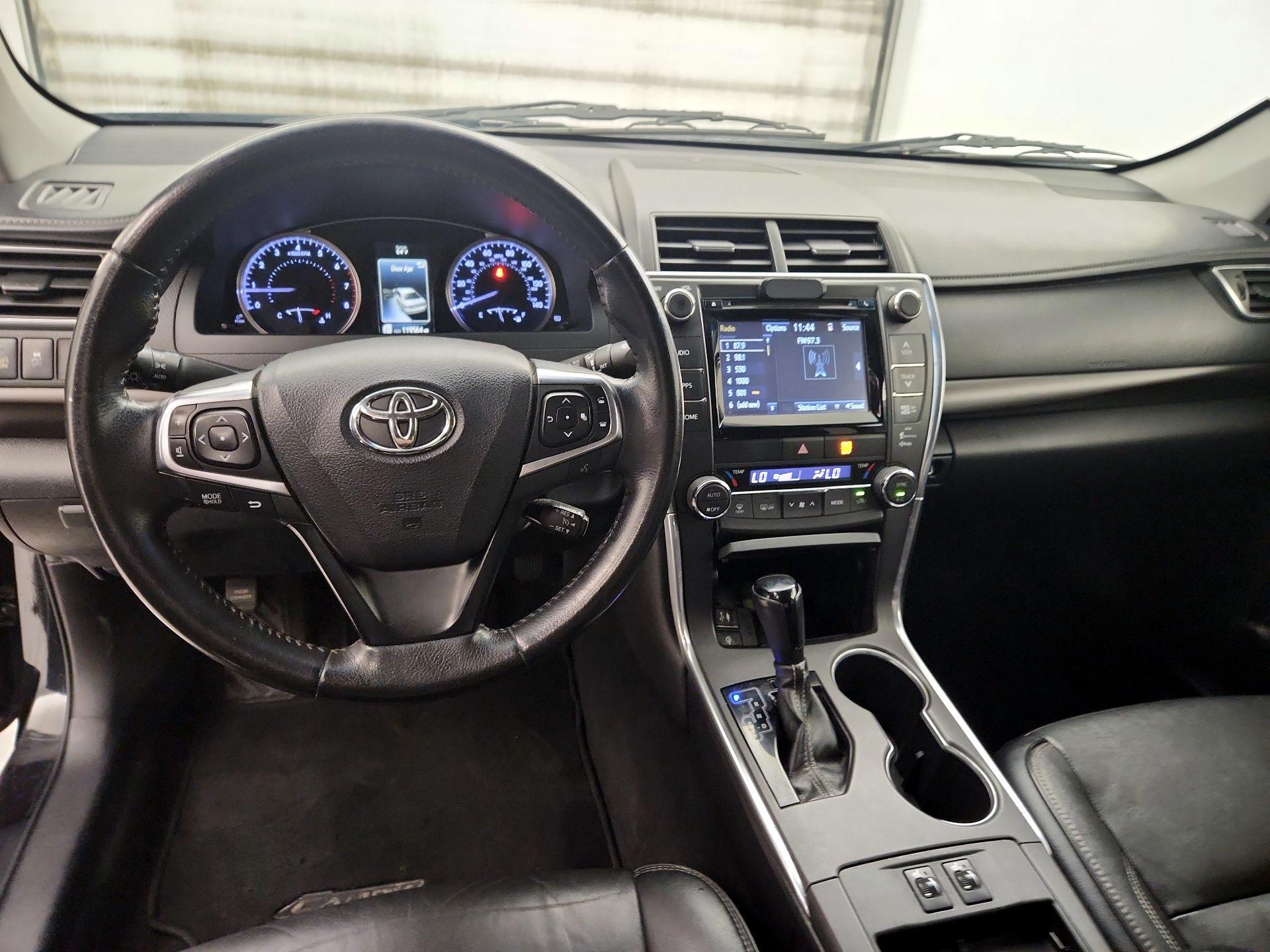 Thumbnail: 2015 Toyota Camry - 9