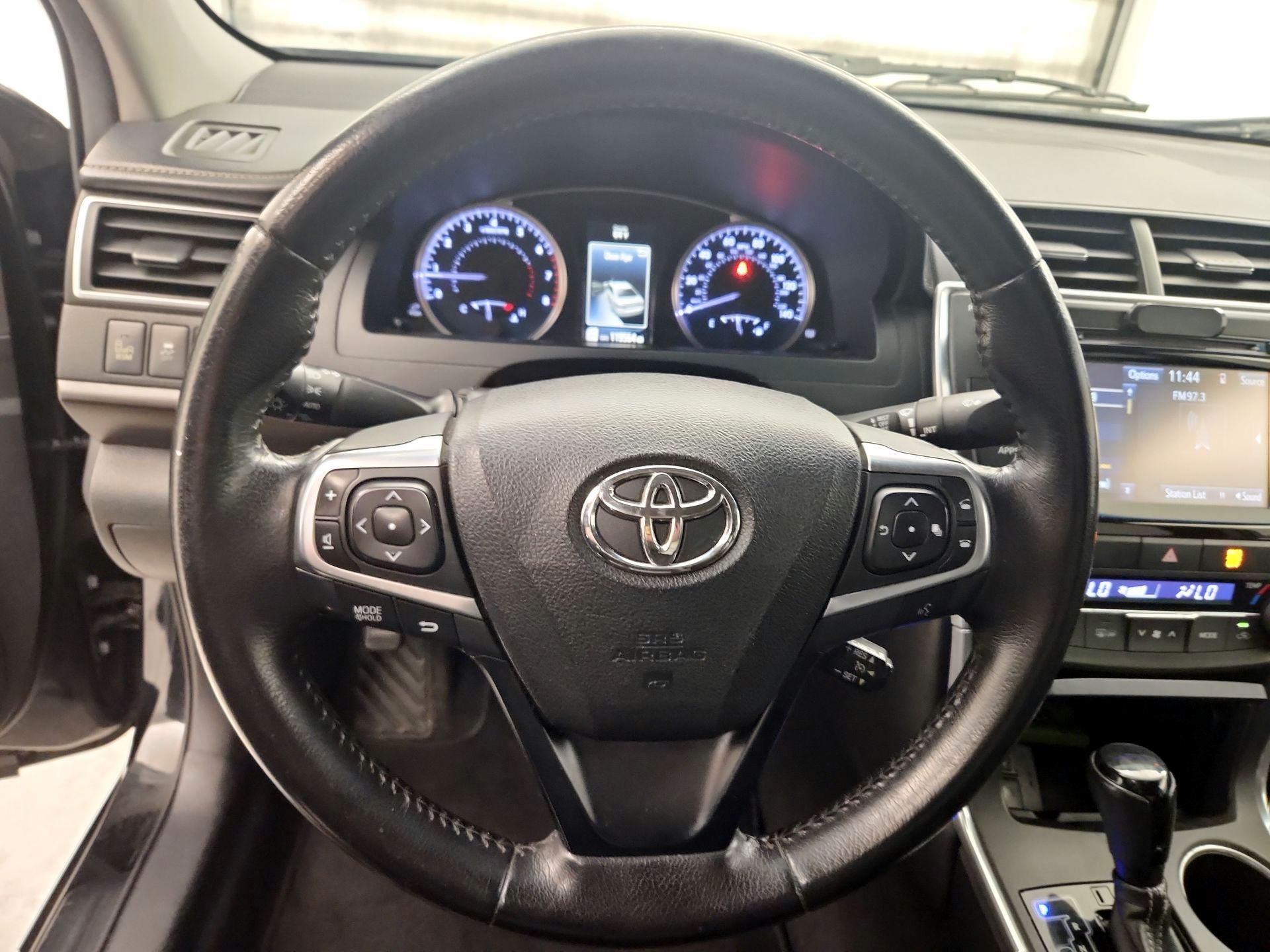 Thumbnail: 2015 Toyota Camry - 10