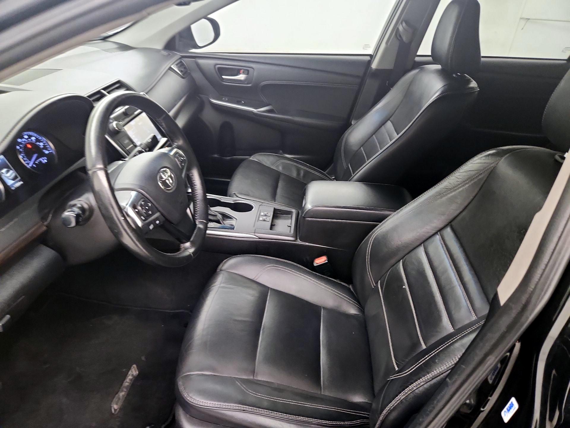 Thumbnail: 2015 Toyota Camry - 11