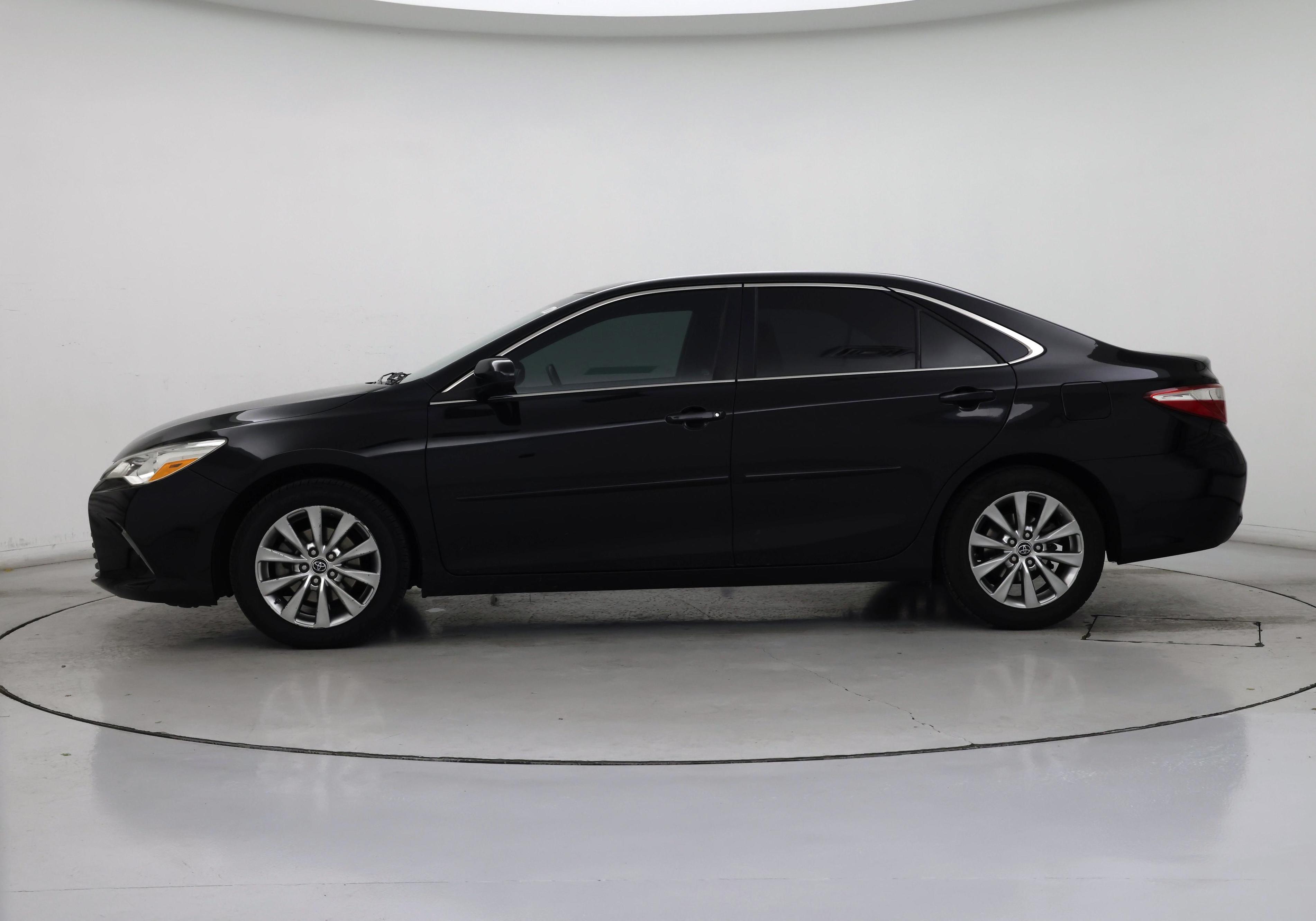 Thumbnail: 2015 Toyota Camry - 3