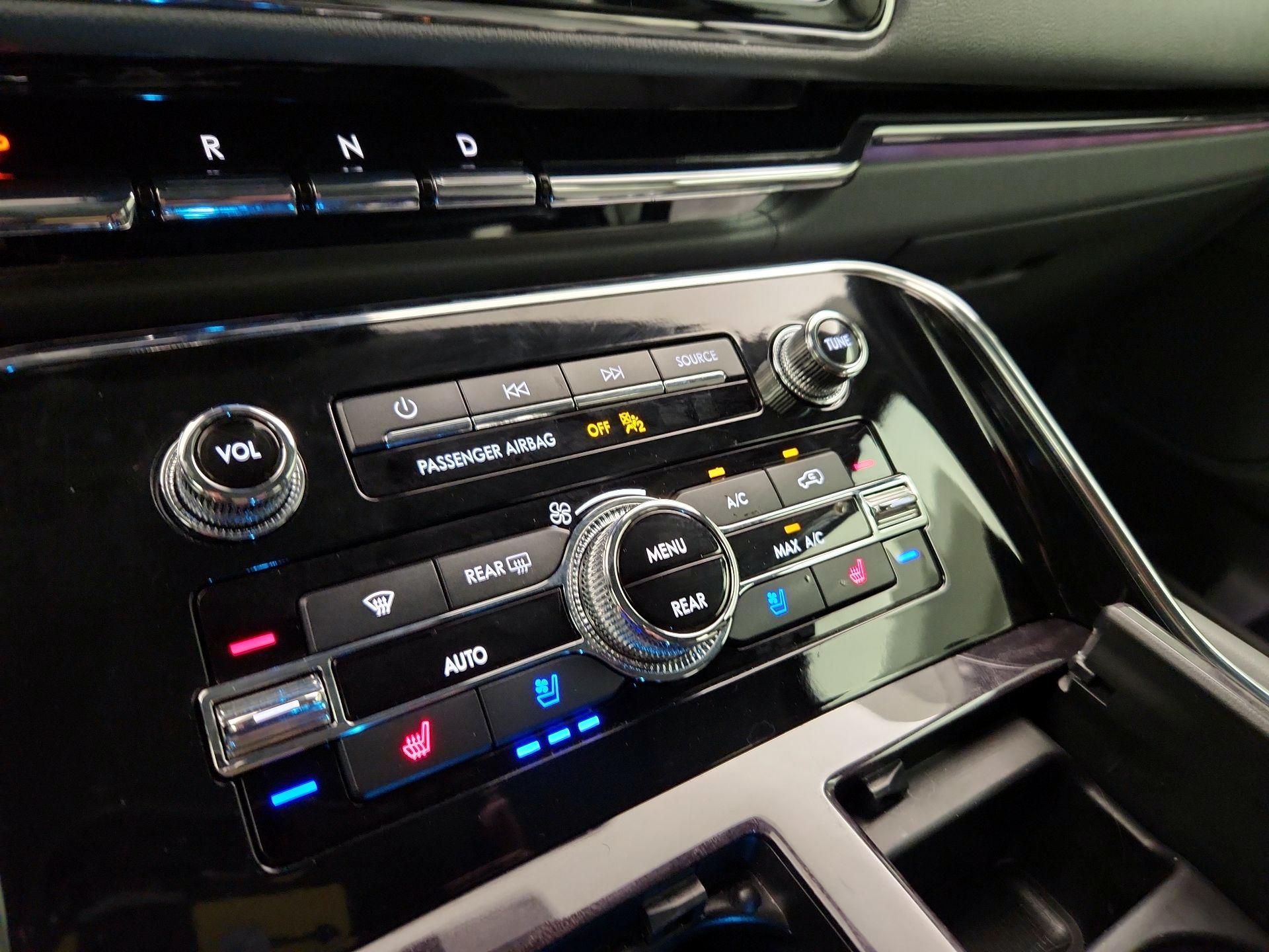 Thumbnail: 2019 Lincoln Navigator L - 17