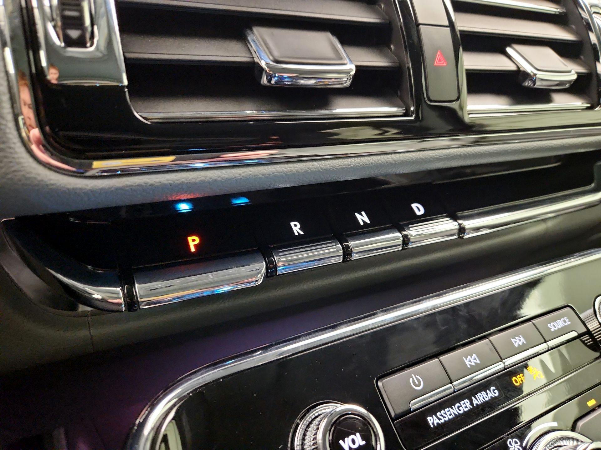Thumbnail: 2019 Lincoln Navigator L - 18