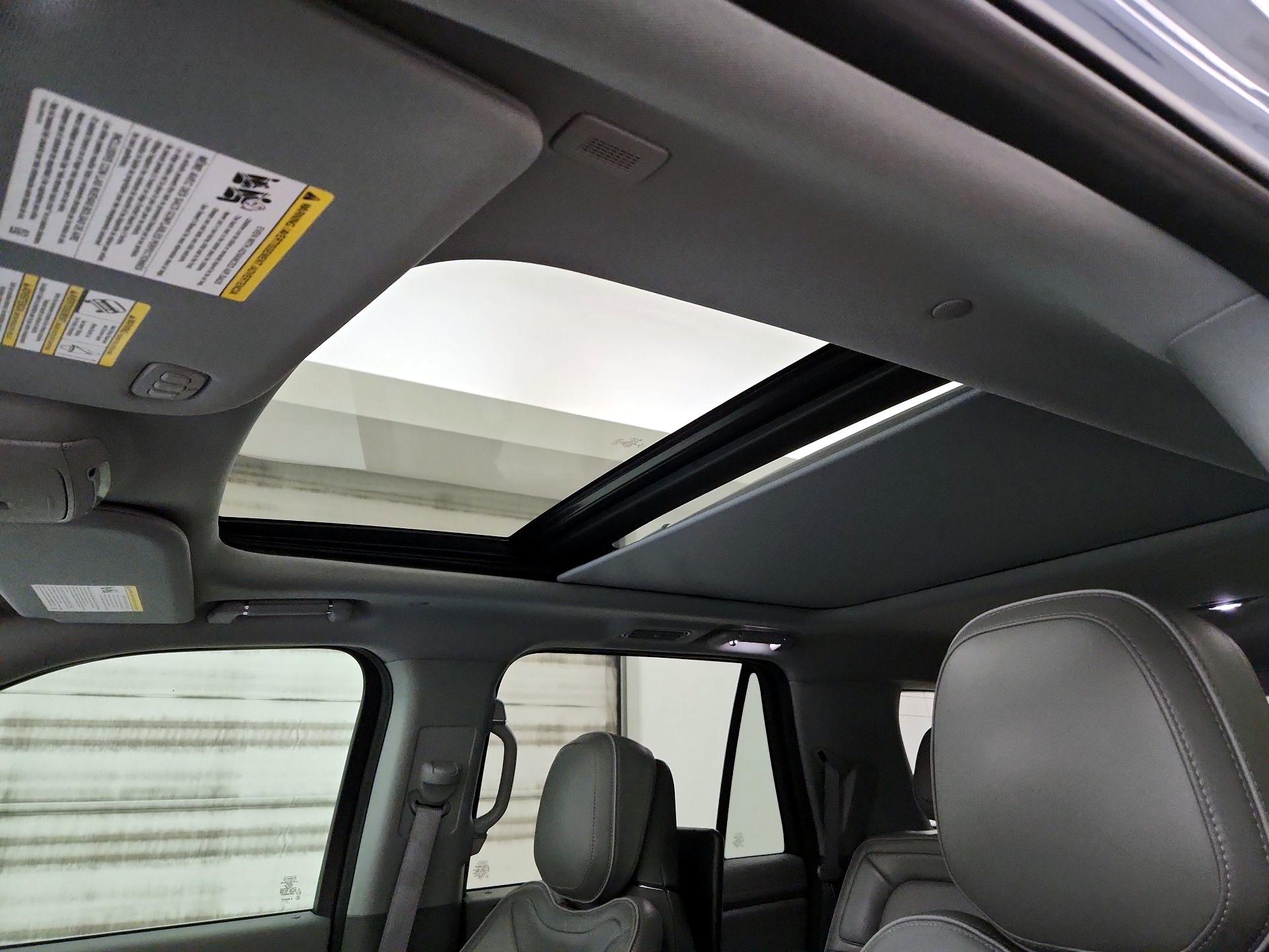 Thumbnail: 2019 Lincoln Navigator L - 20