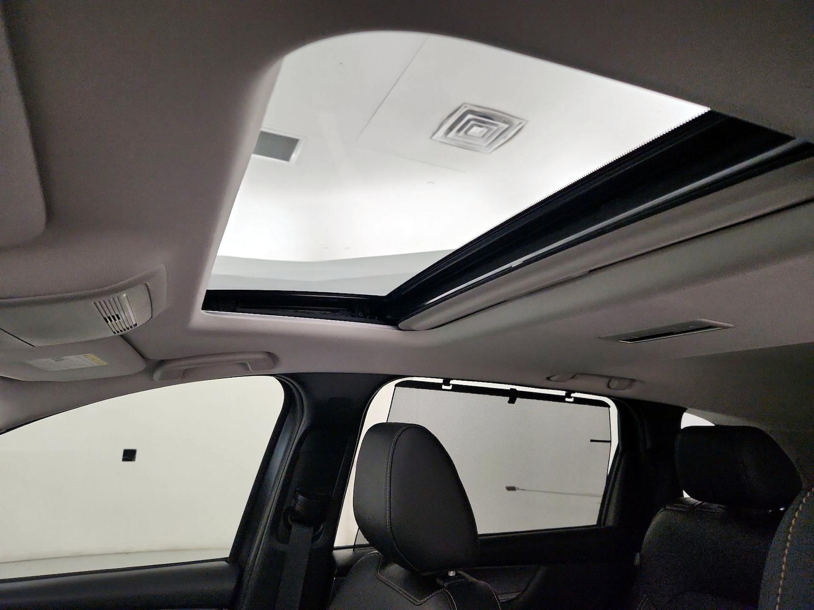 Sunroof(s) & Overhead Airbags