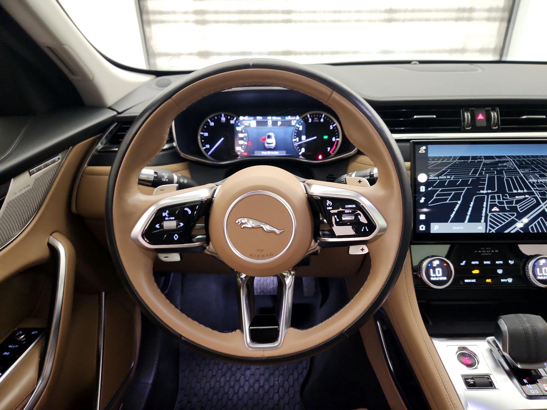 Thumbnail: 2022 Jaguar F-Pace - 10