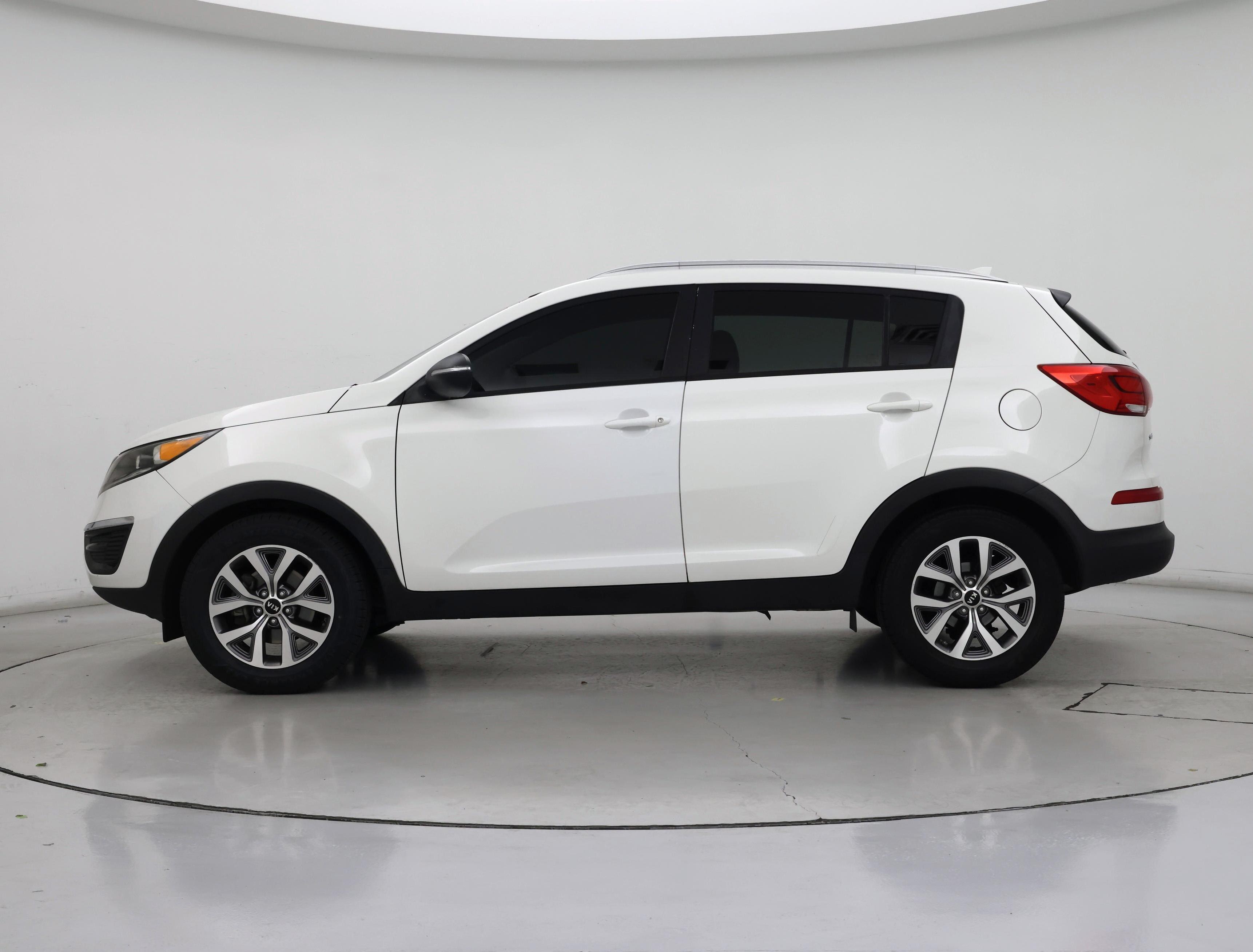 Thumbnail: 2015 Kia Sportage - 3