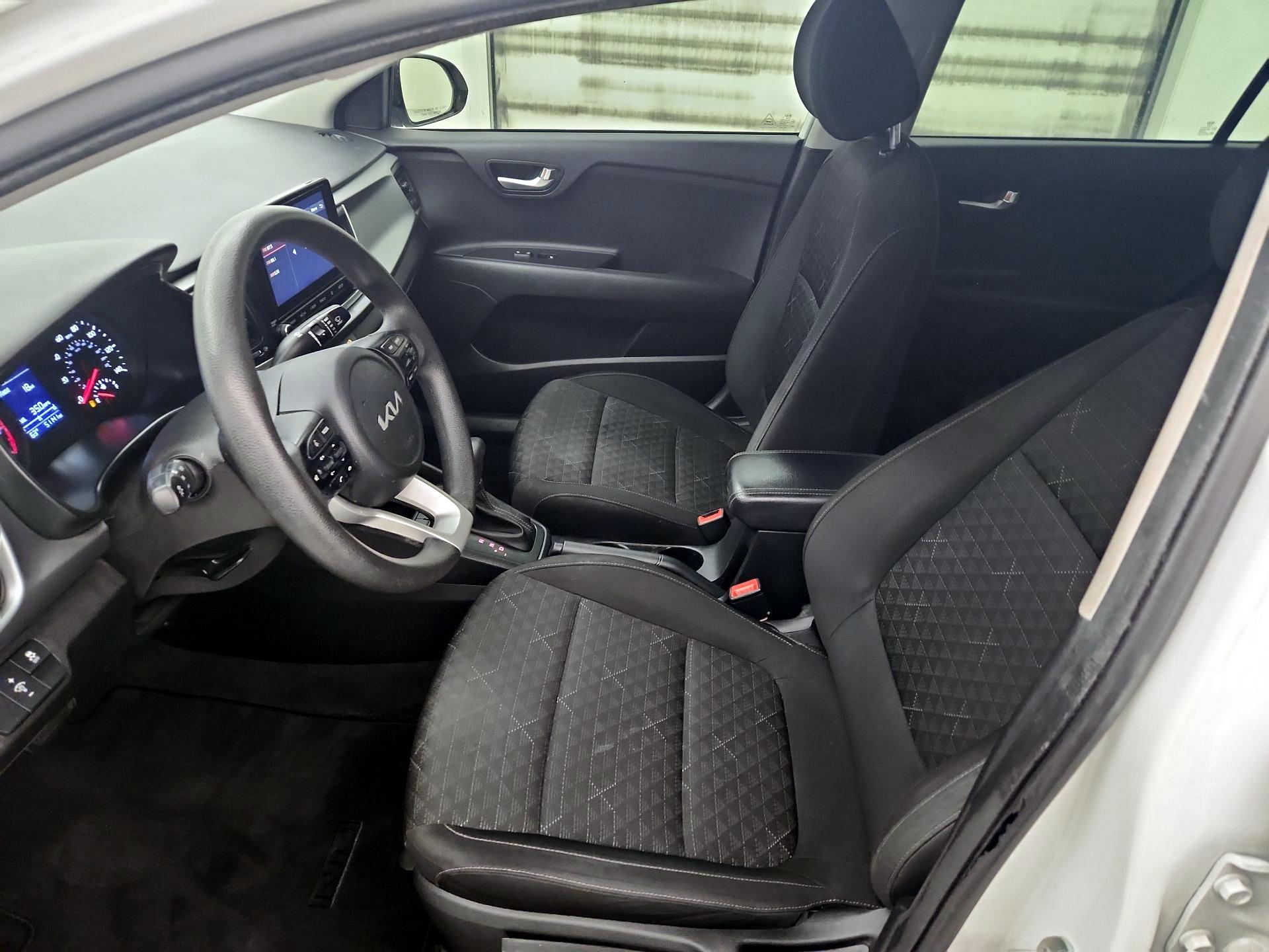 Thumbnail: 2022 Kia Rio - 11