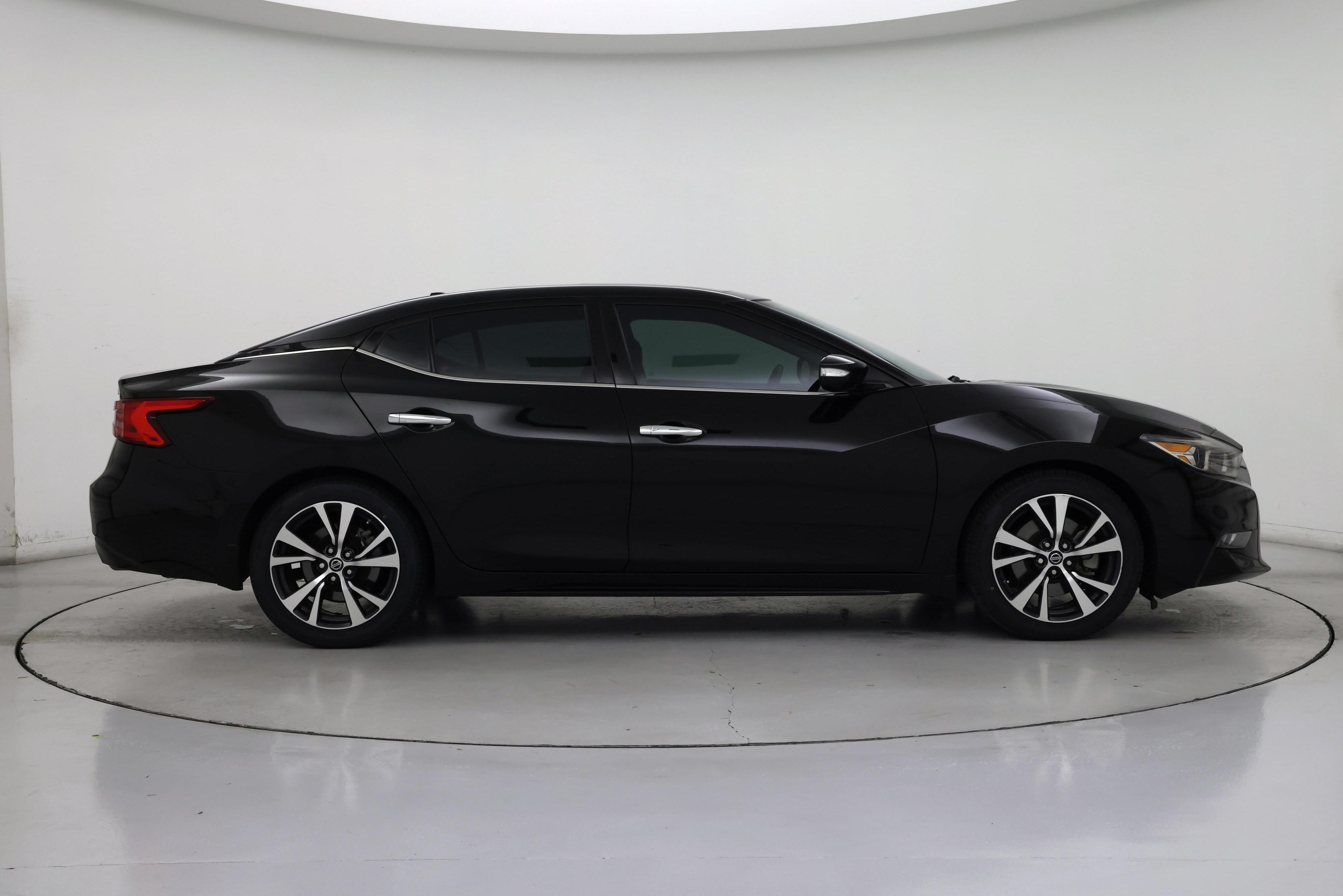 Thumbnail: 2017 Nissan Maxima - 7