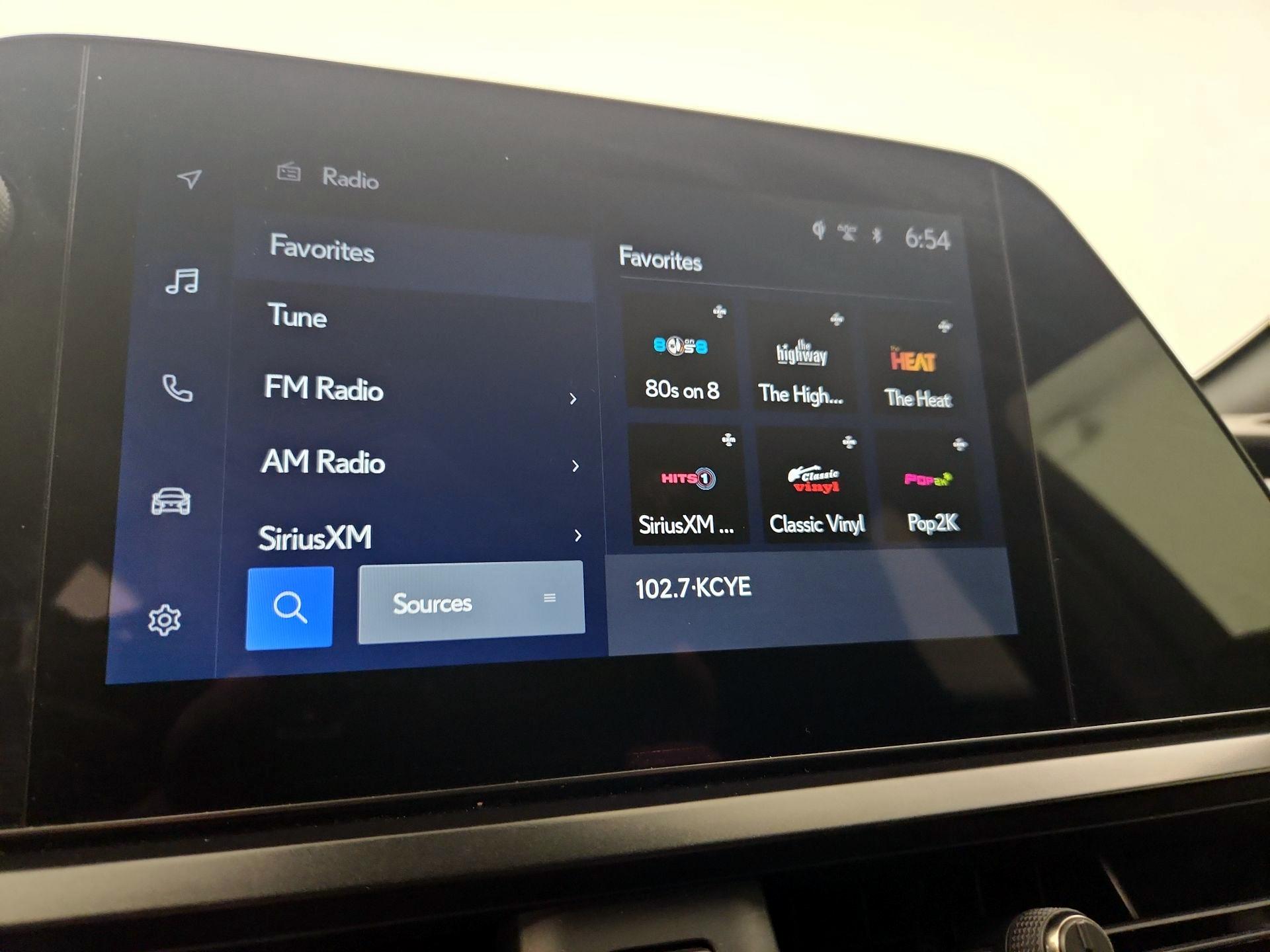 Thumbnail: 2024 Lexus UX - 15
