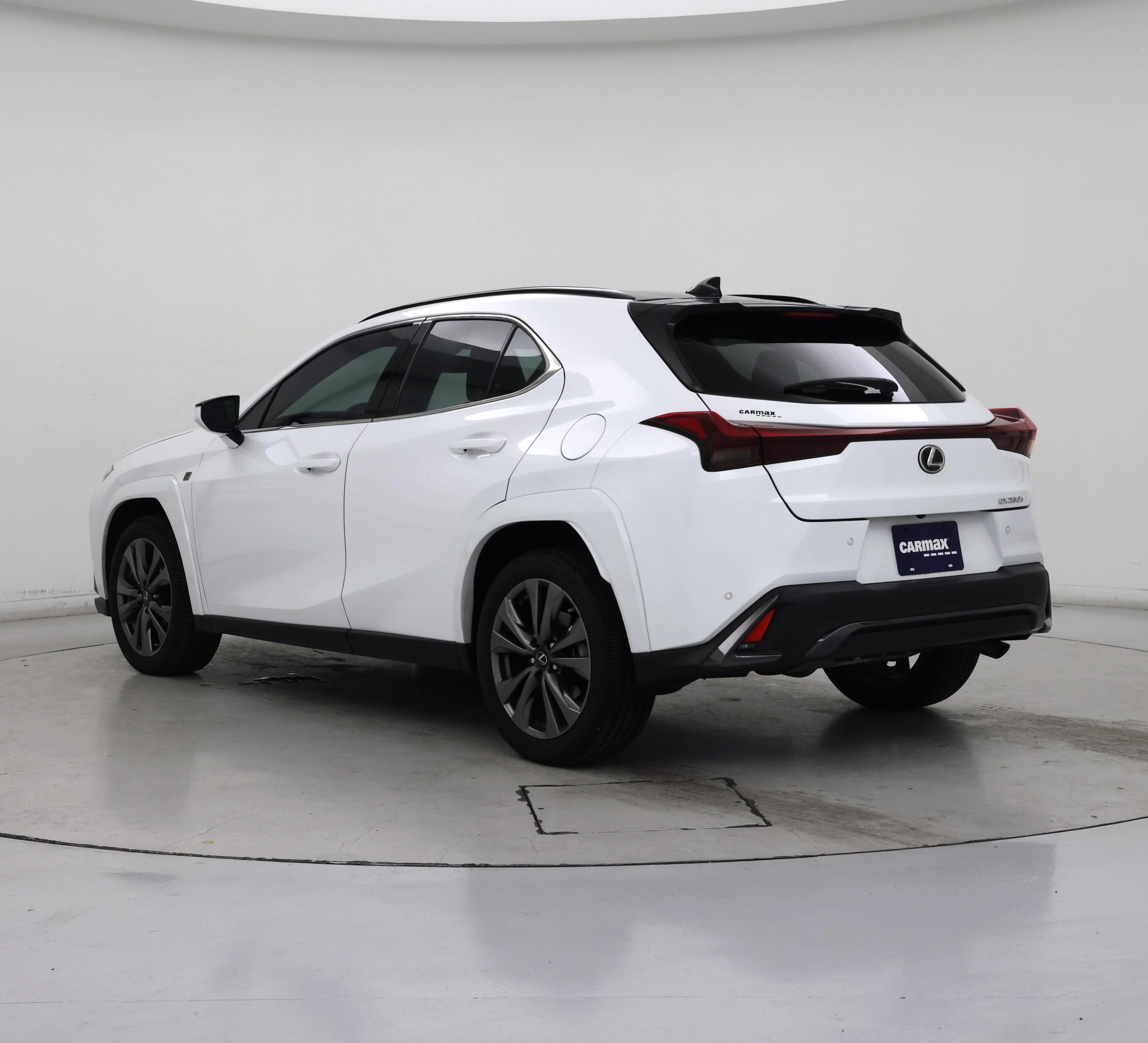 Thumbnail: 2024 Lexus UX - 2