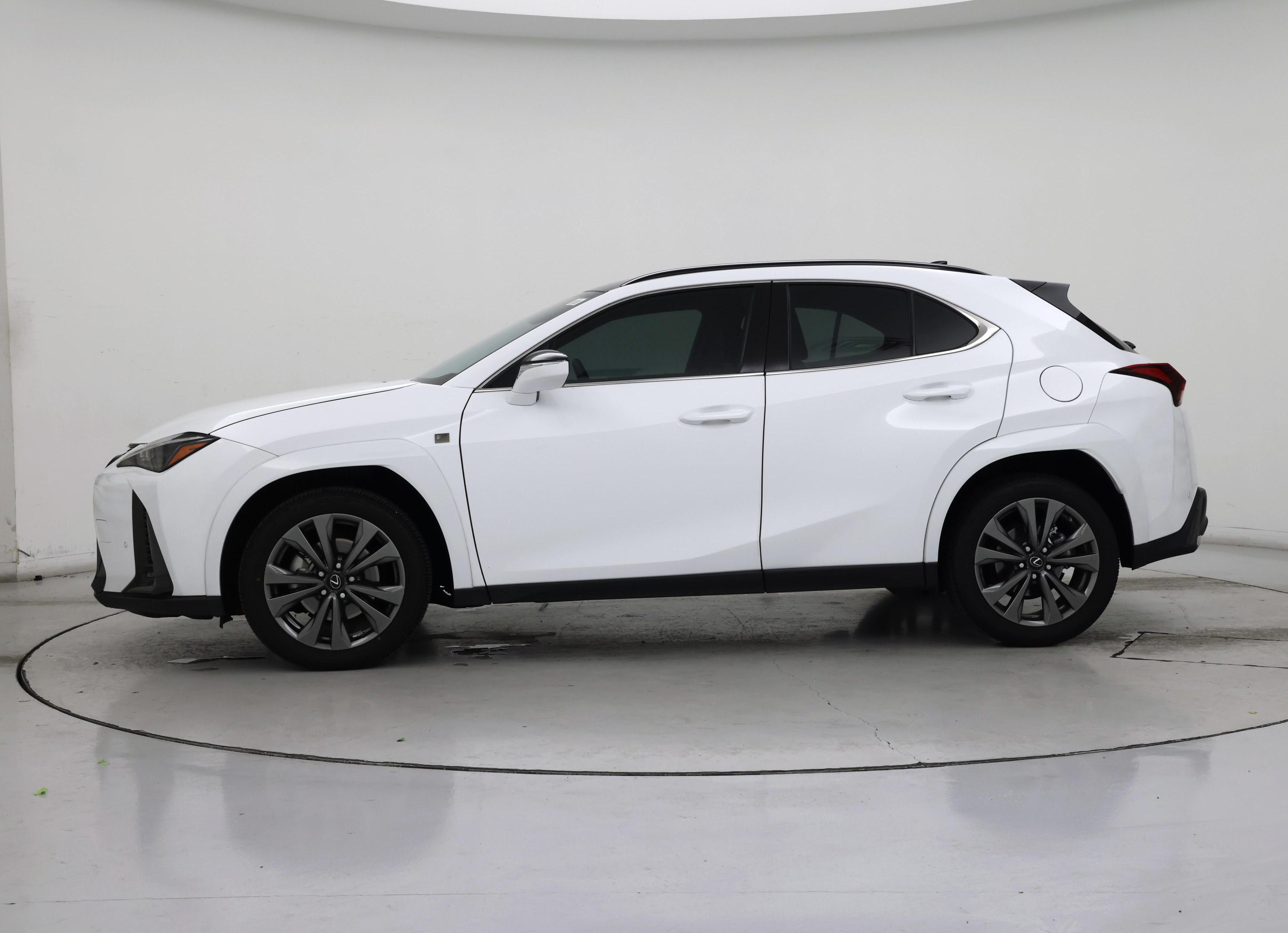 Thumbnail: 2024 Lexus UX - 3