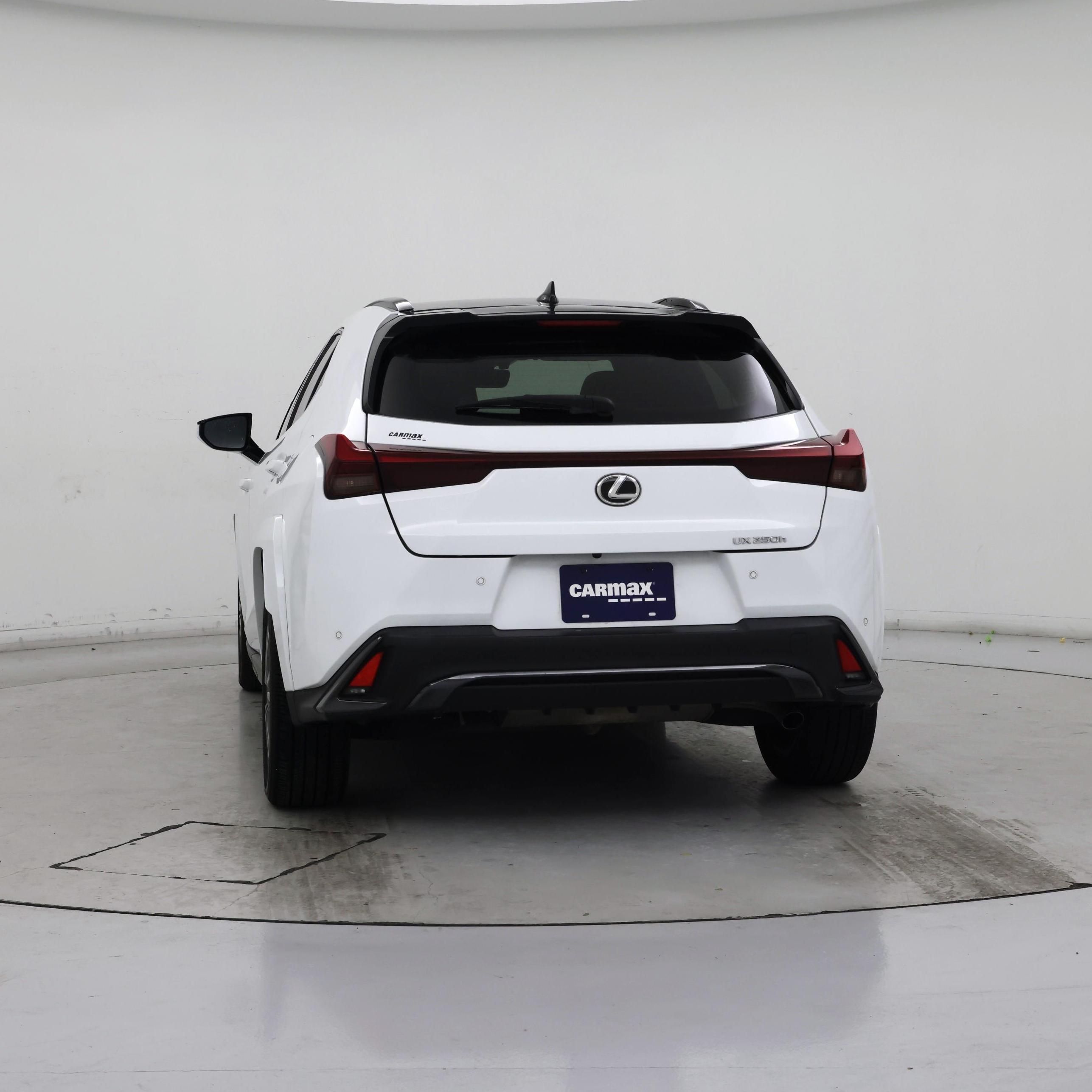 Thumbnail: 2024 Lexus UX - 6