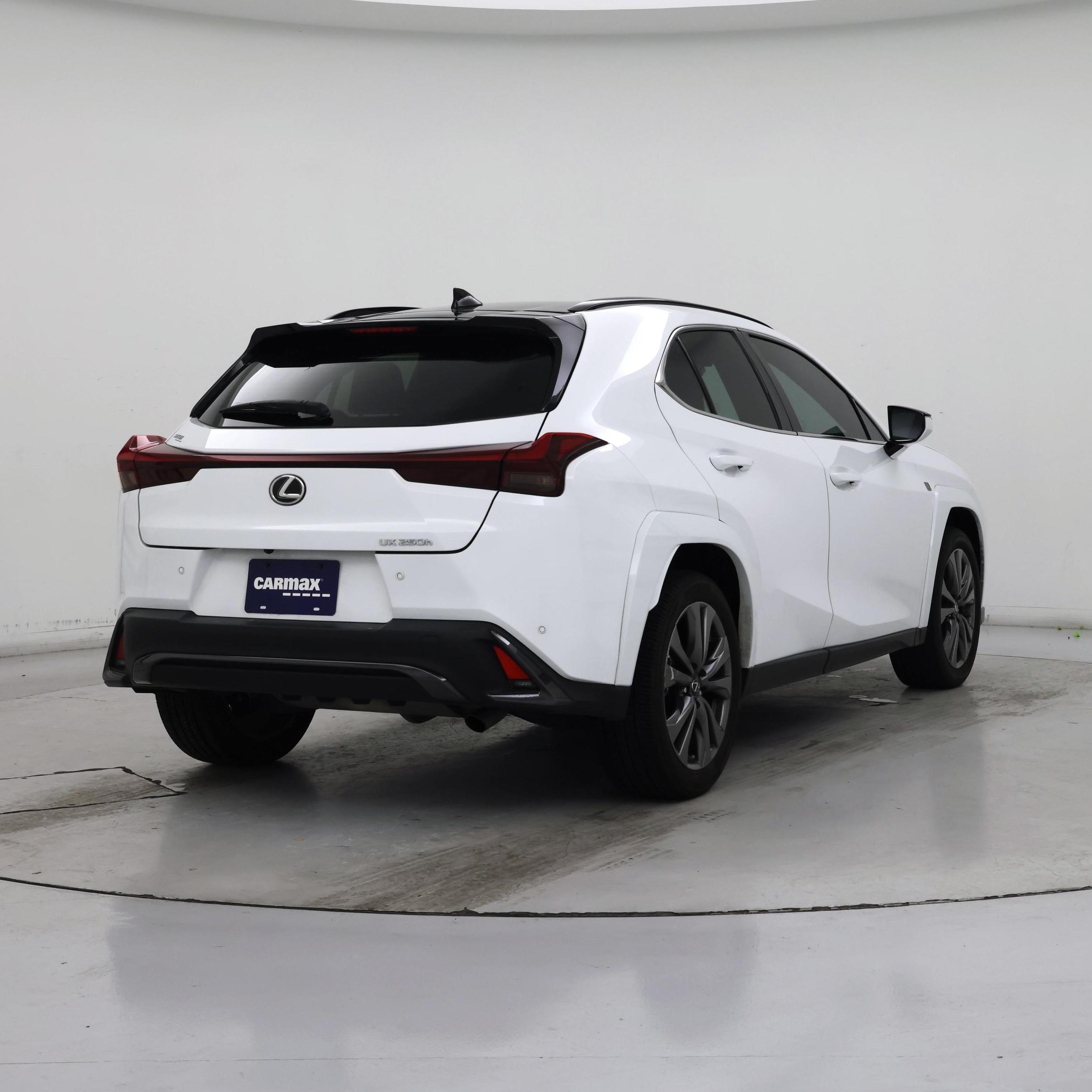 Thumbnail: 2024 Lexus UX - 8
