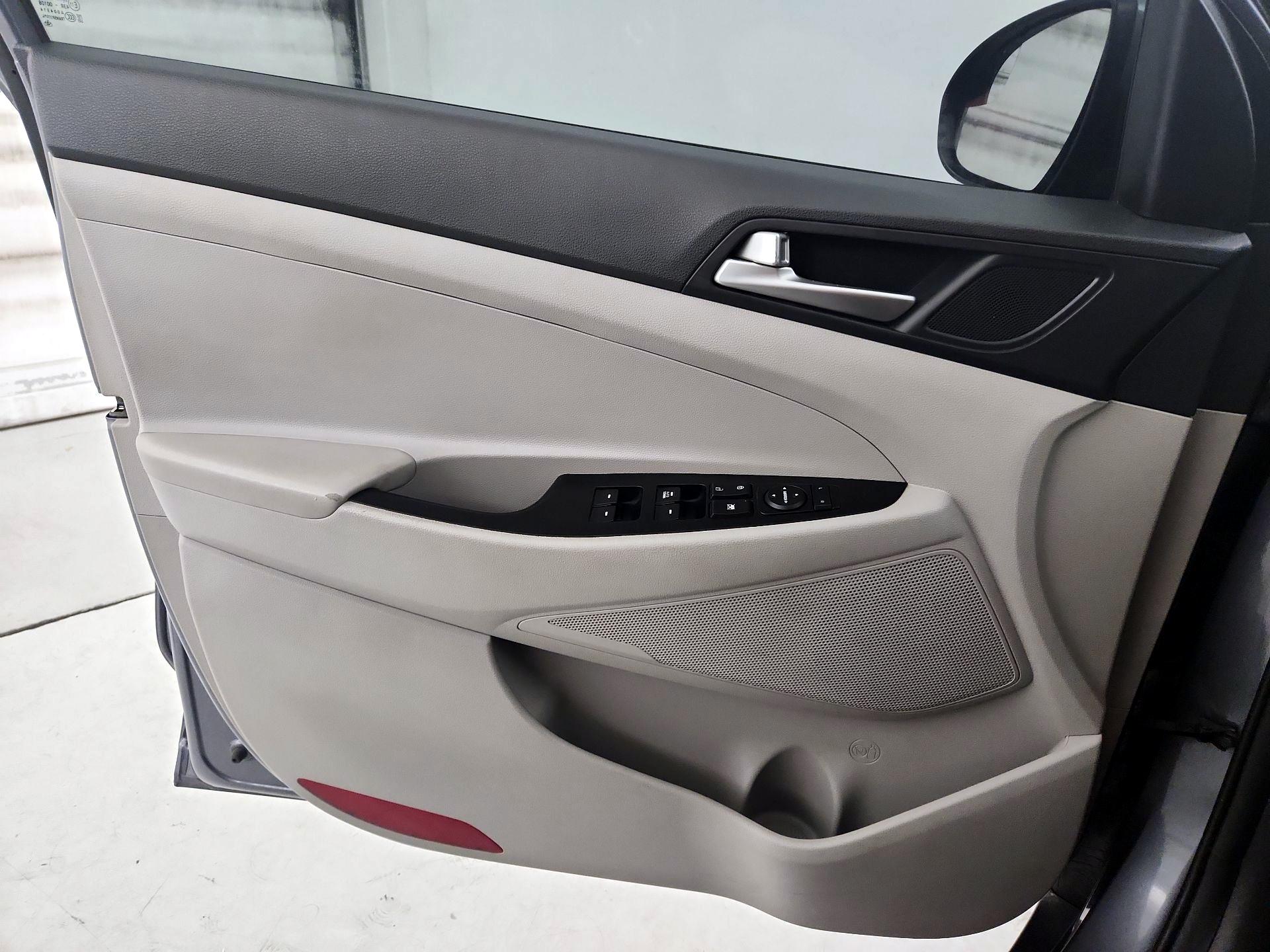 Thumbnail: 2019 Hyundai Tucson - 12