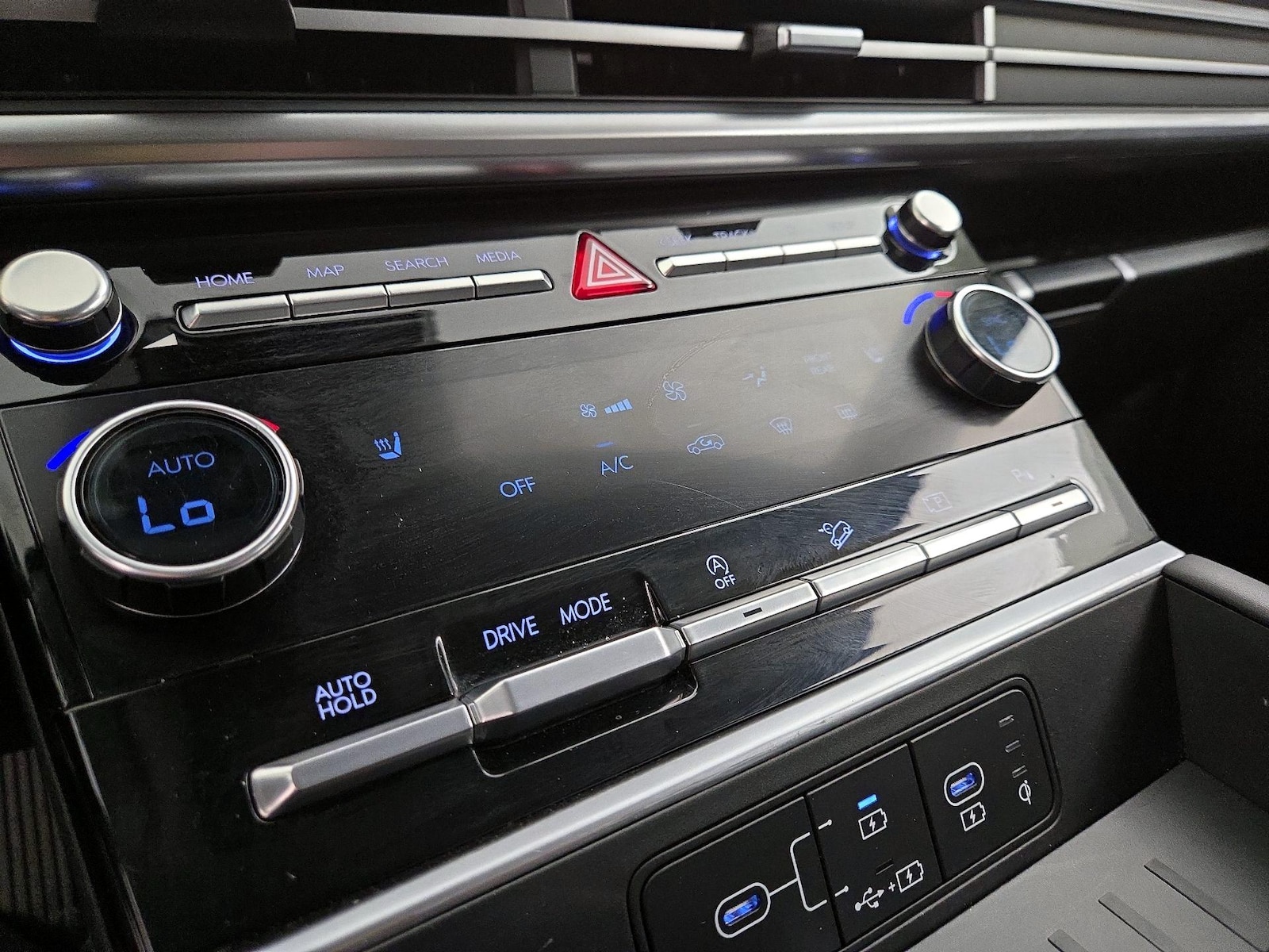 2025 Hyundai Santa Fe SEL - Photo 17