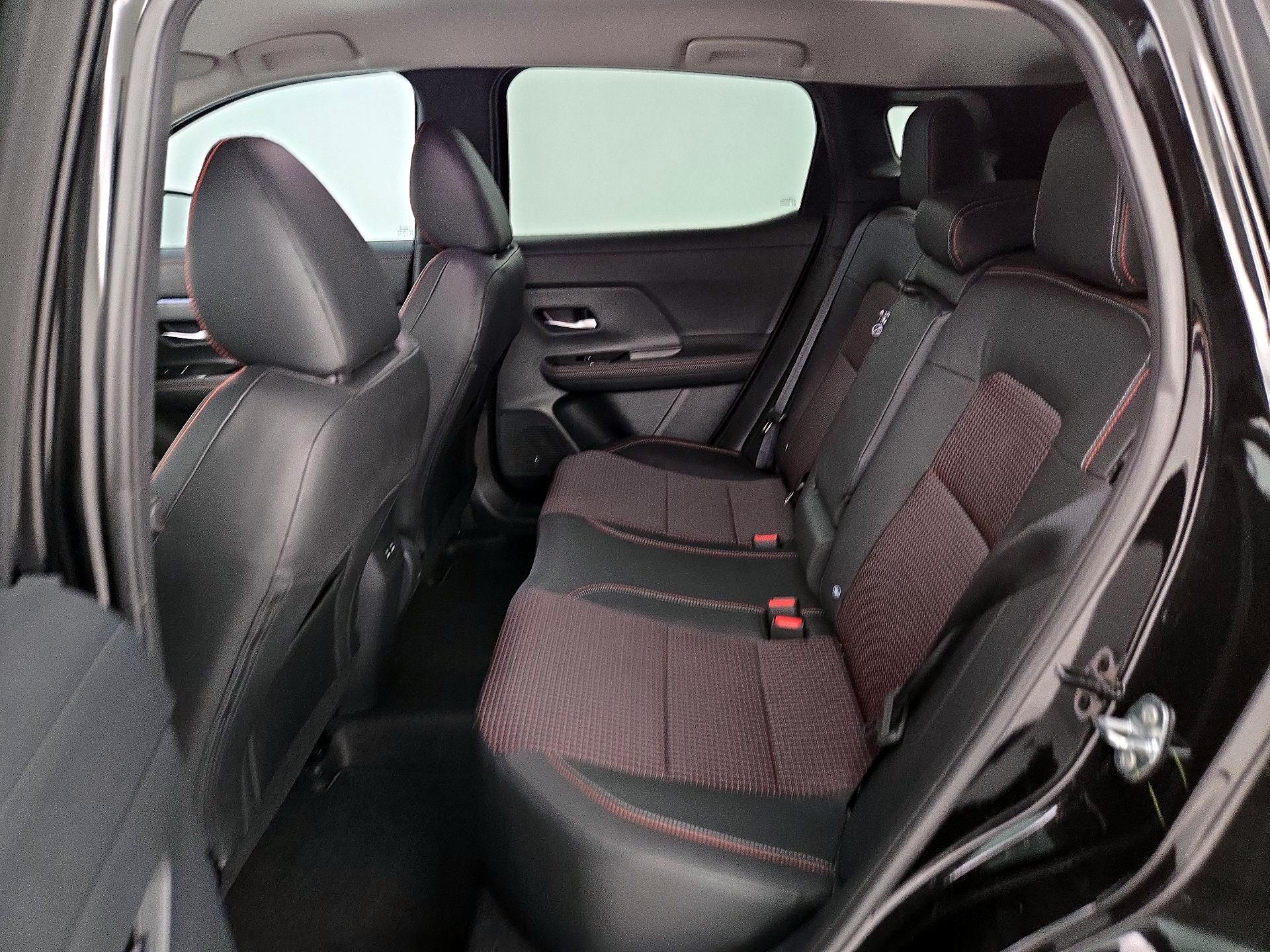 Thumbnail: 2025 Nissan Kicks - 19