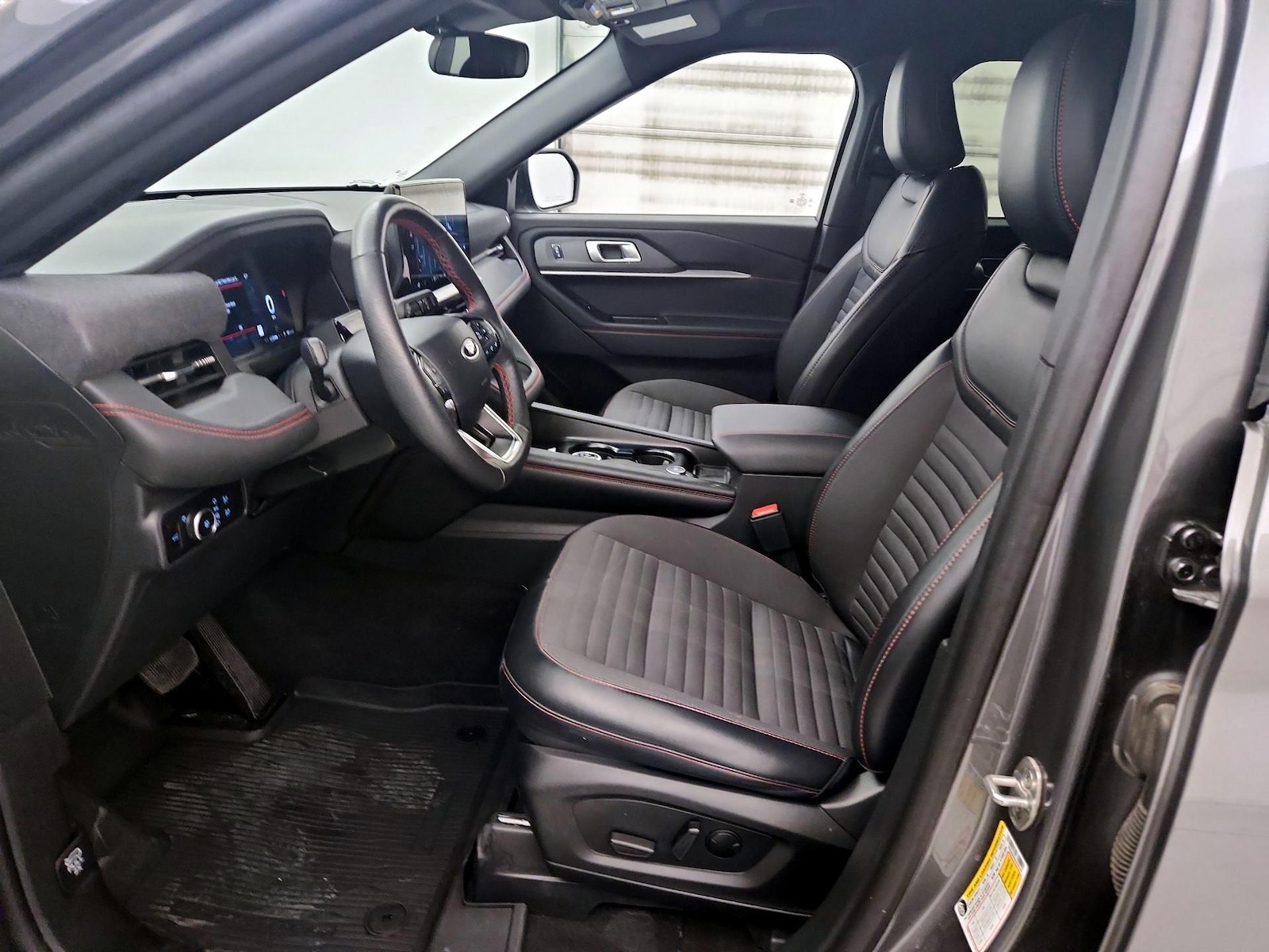 2025 Ford Explorer ST-LINE - Photo 12
