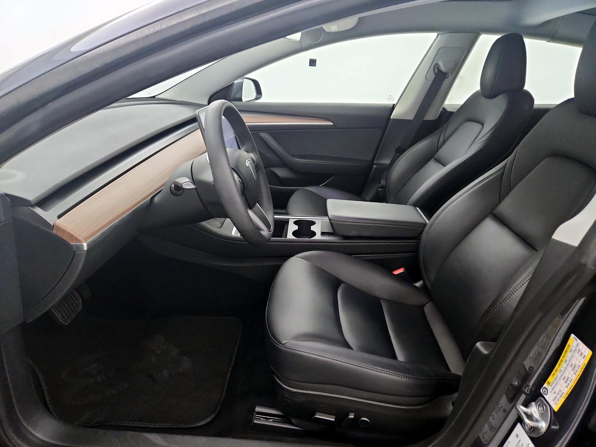 Thumbnail: 2023 Tesla Model 3 - 11