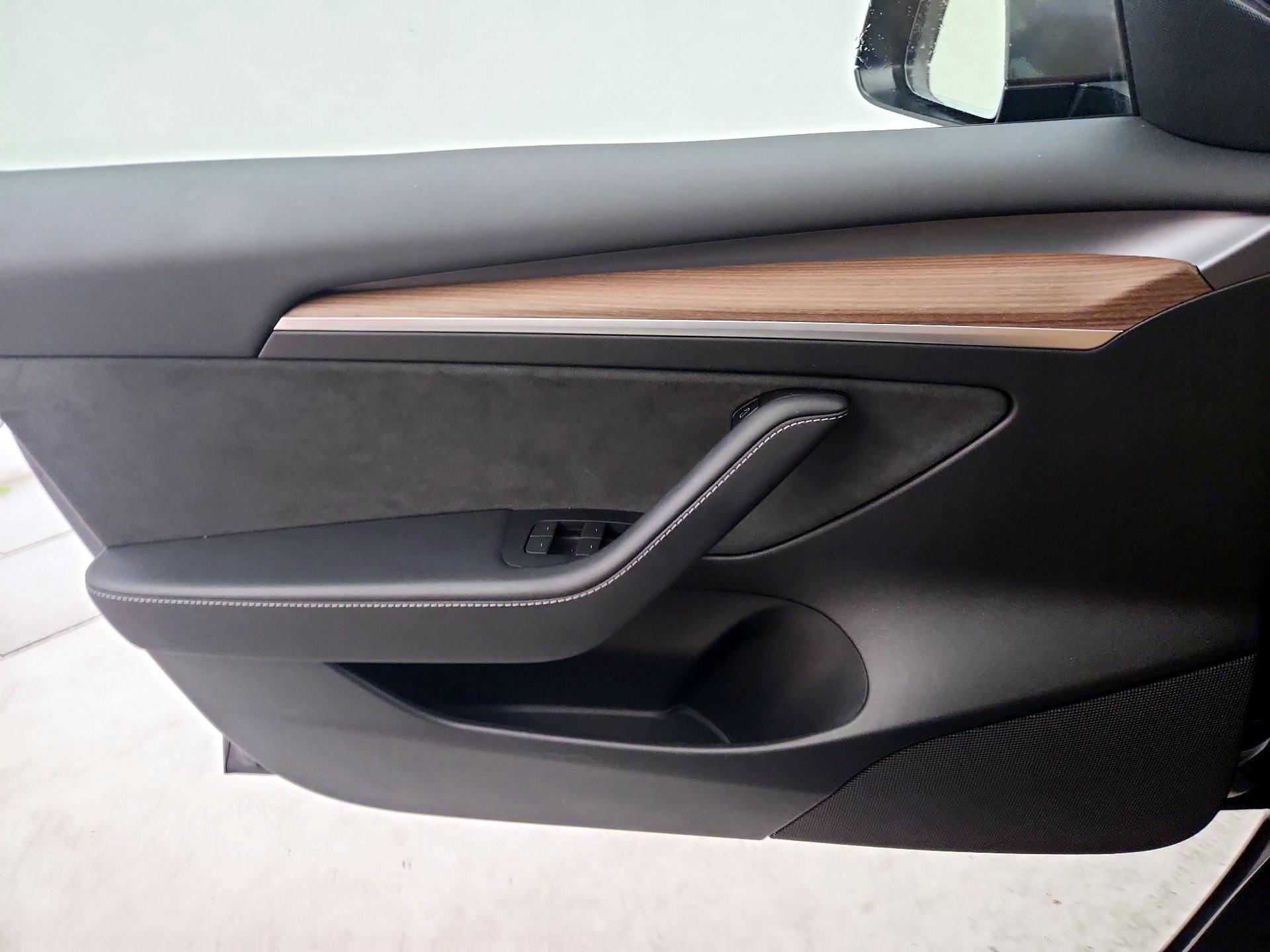Thumbnail: 2023 Tesla Model 3 - 12