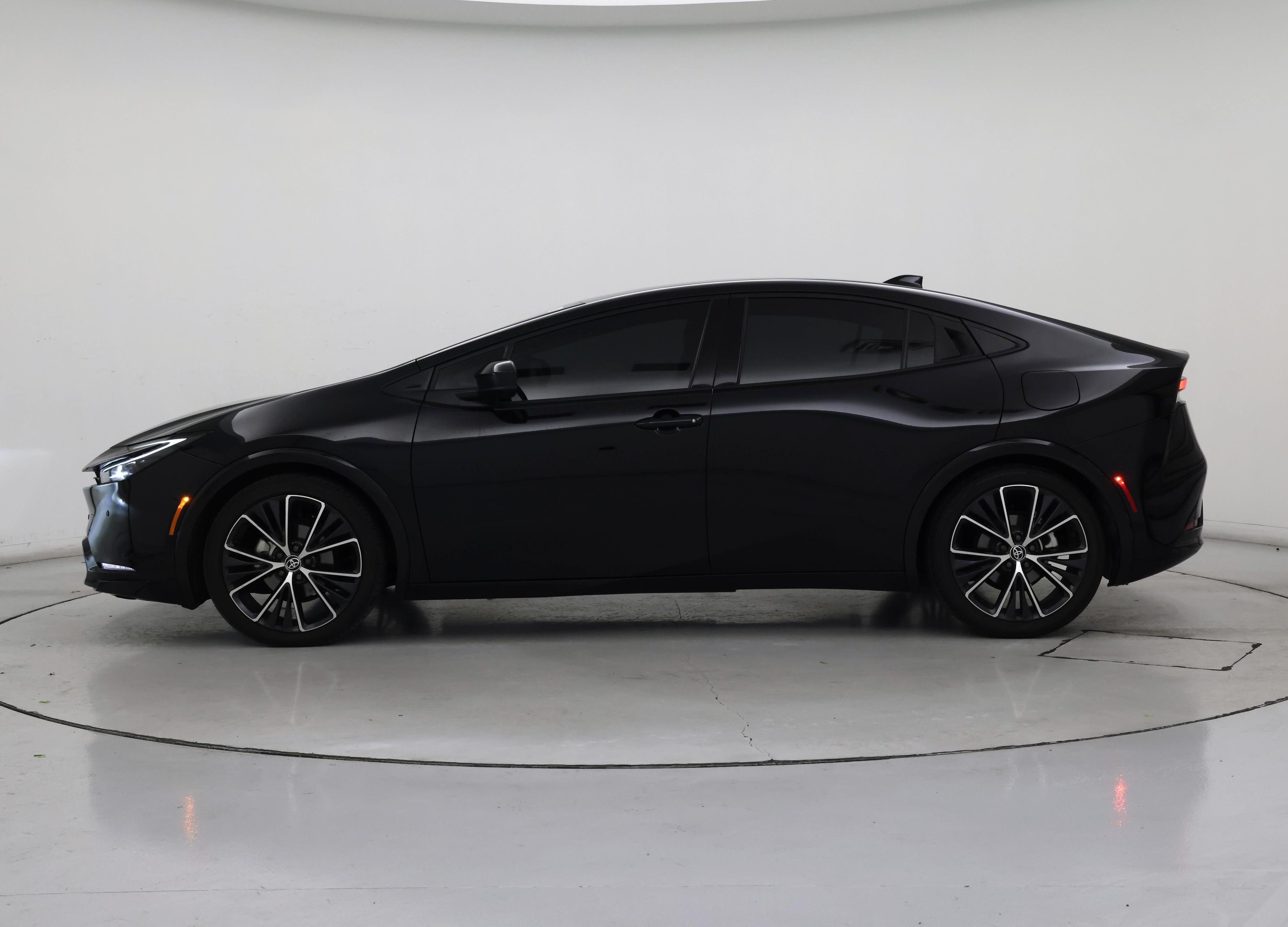 Thumbnail: 2025 Toyota Prius - 3