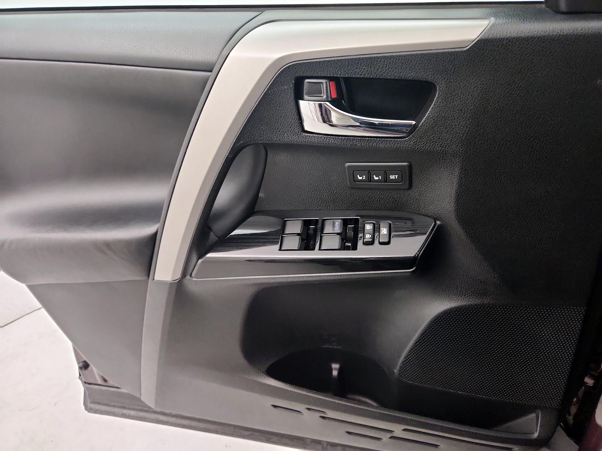 Thumbnail: 2017 Toyota RAV4 - 12
