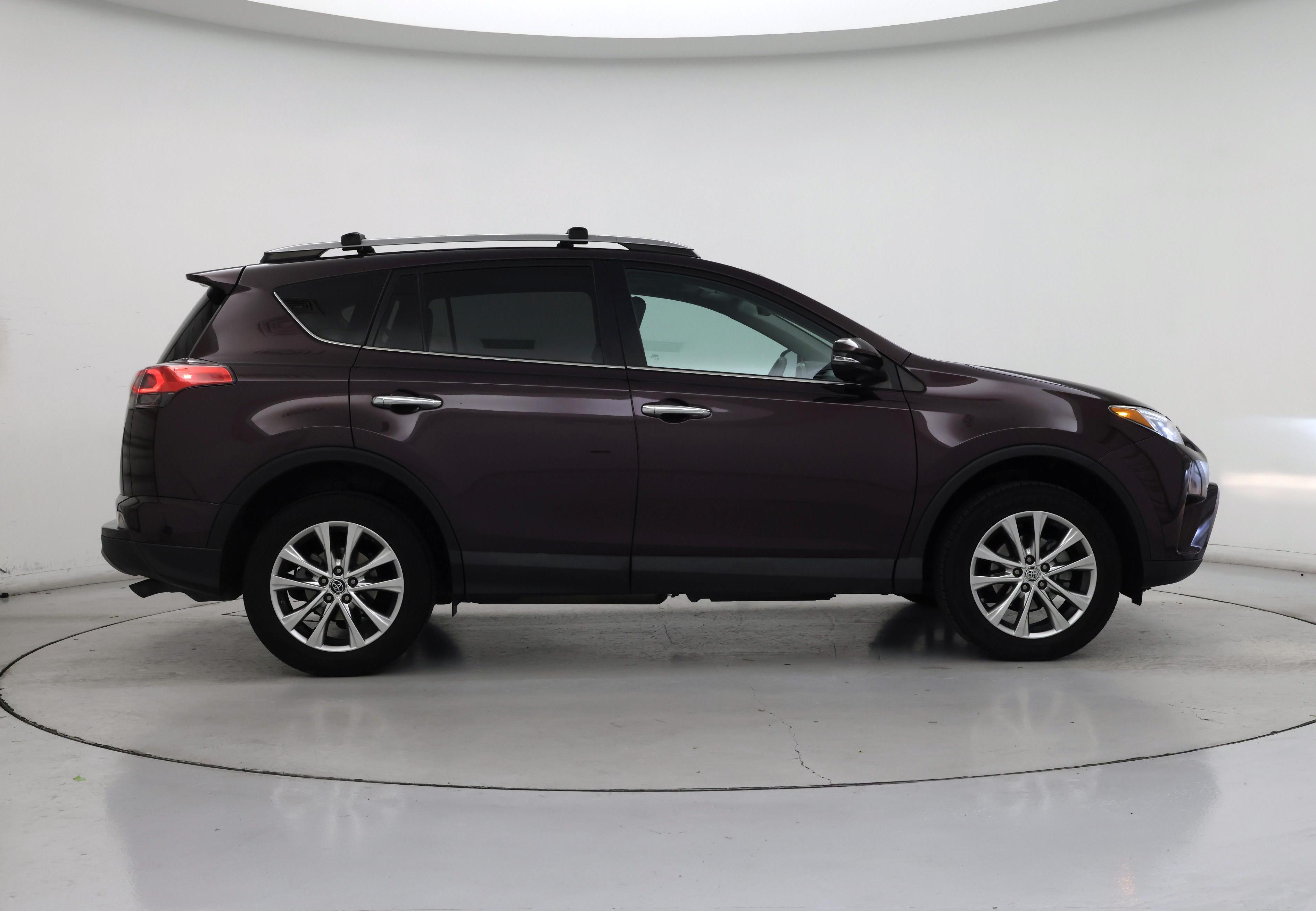 Thumbnail: 2017 Toyota RAV4 - 7
