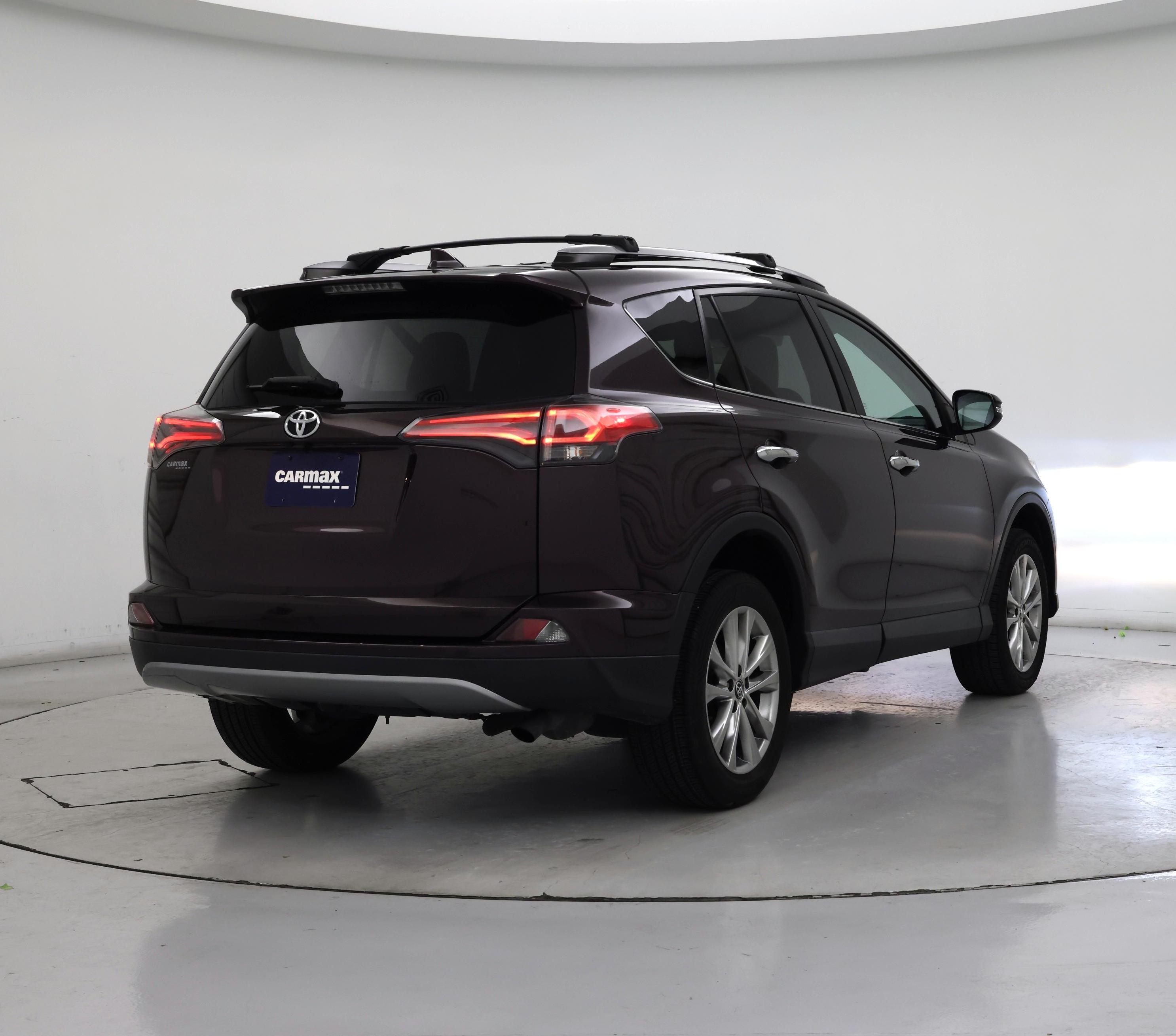 Thumbnail: 2017 Toyota RAV4 - 8