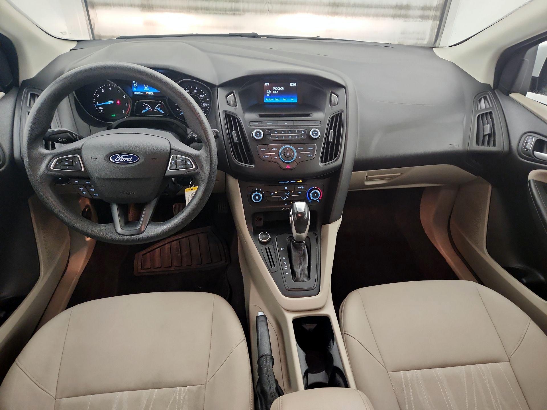 Thumbnail: 2015 Ford Focus - 9