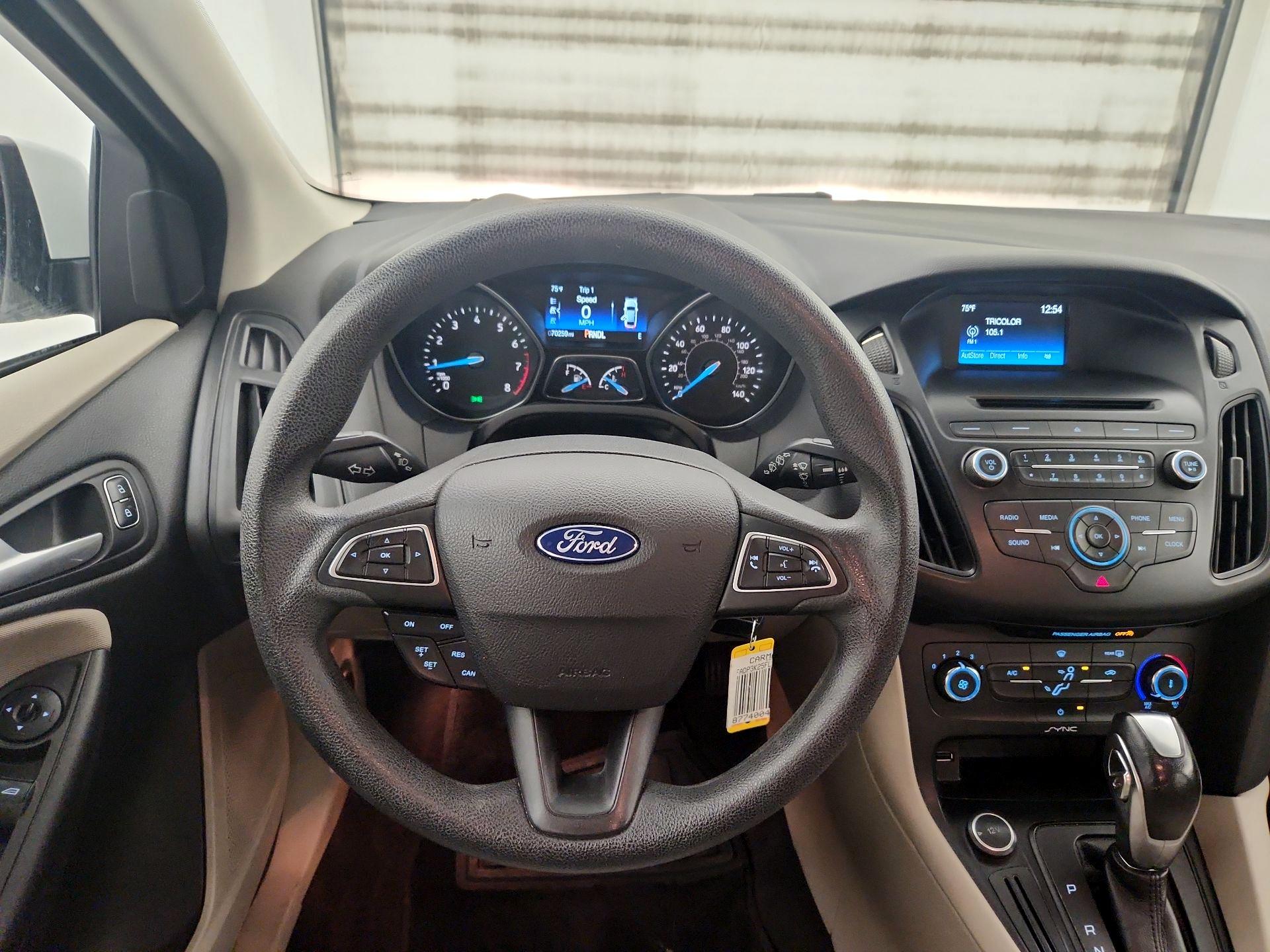 Thumbnail: 2015 Ford Focus - 10