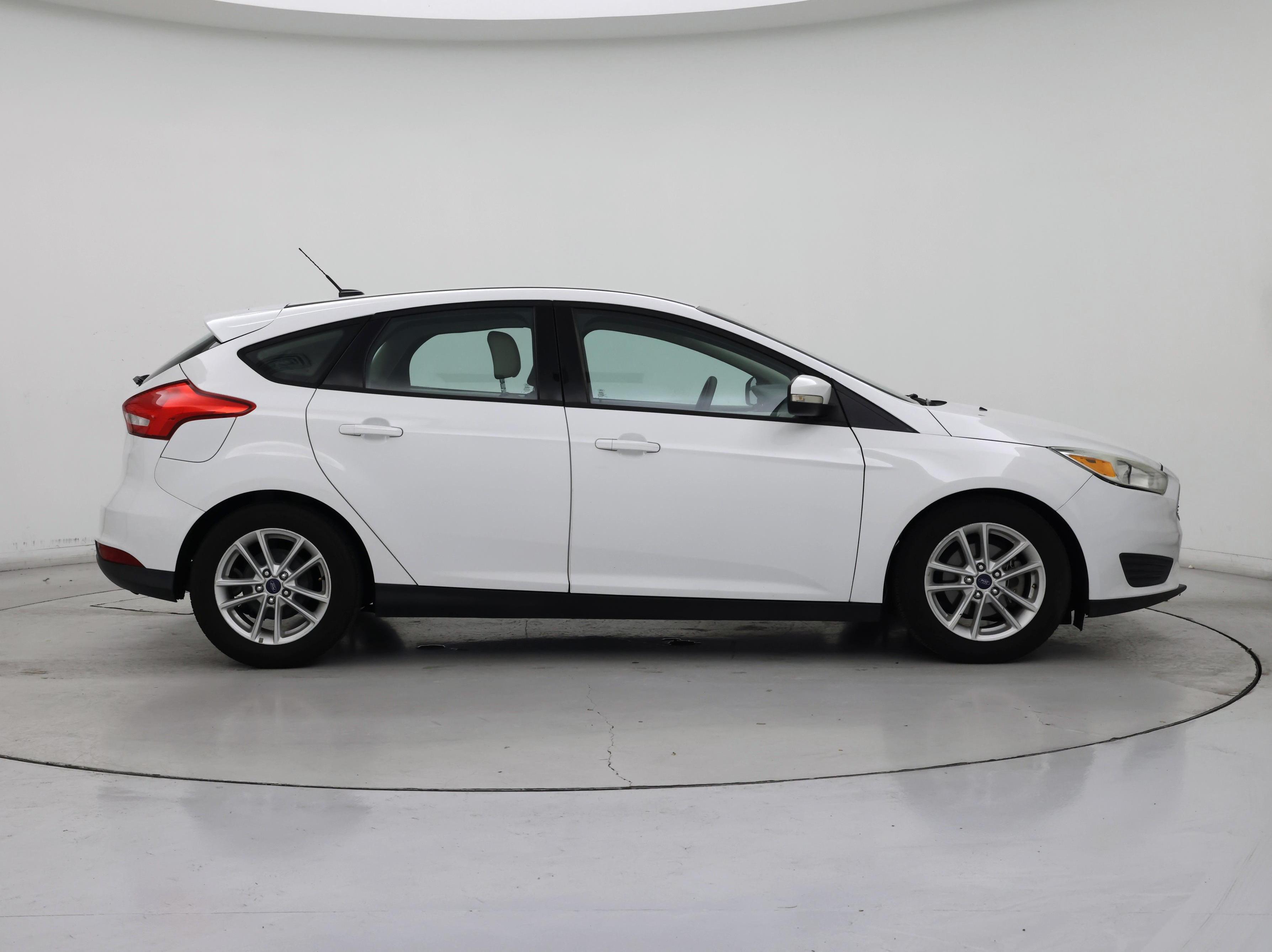 Thumbnail: 2015 Ford Focus - 7