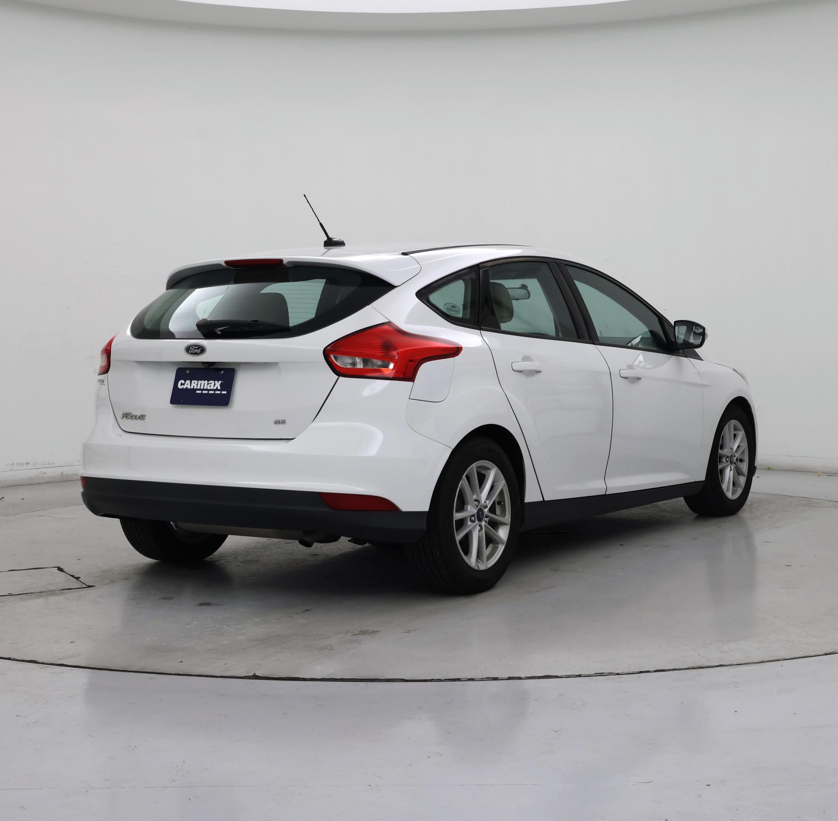 Thumbnail: 2015 Ford Focus - 8