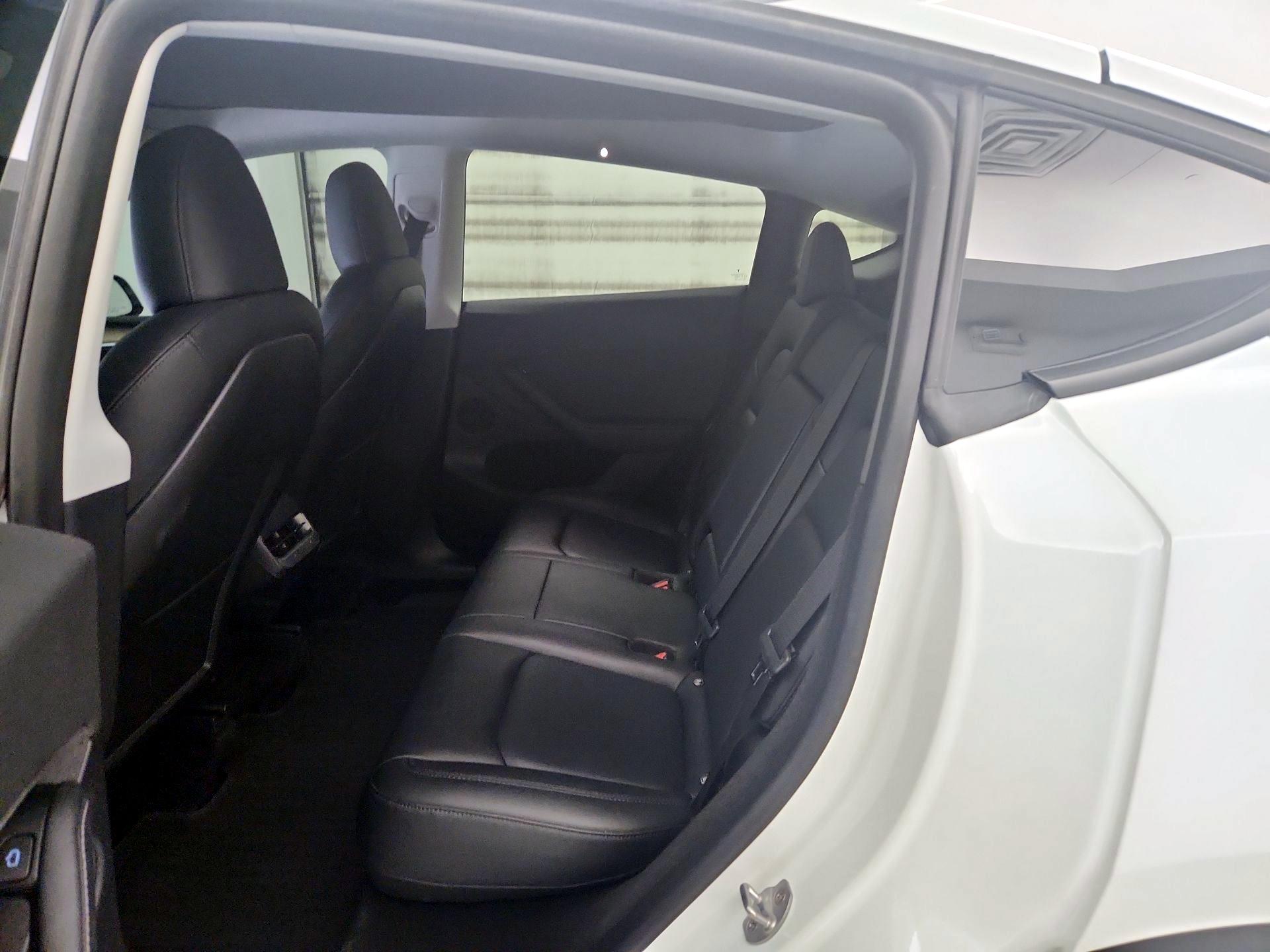 Thumbnail: 2022 Tesla Model Y - 18