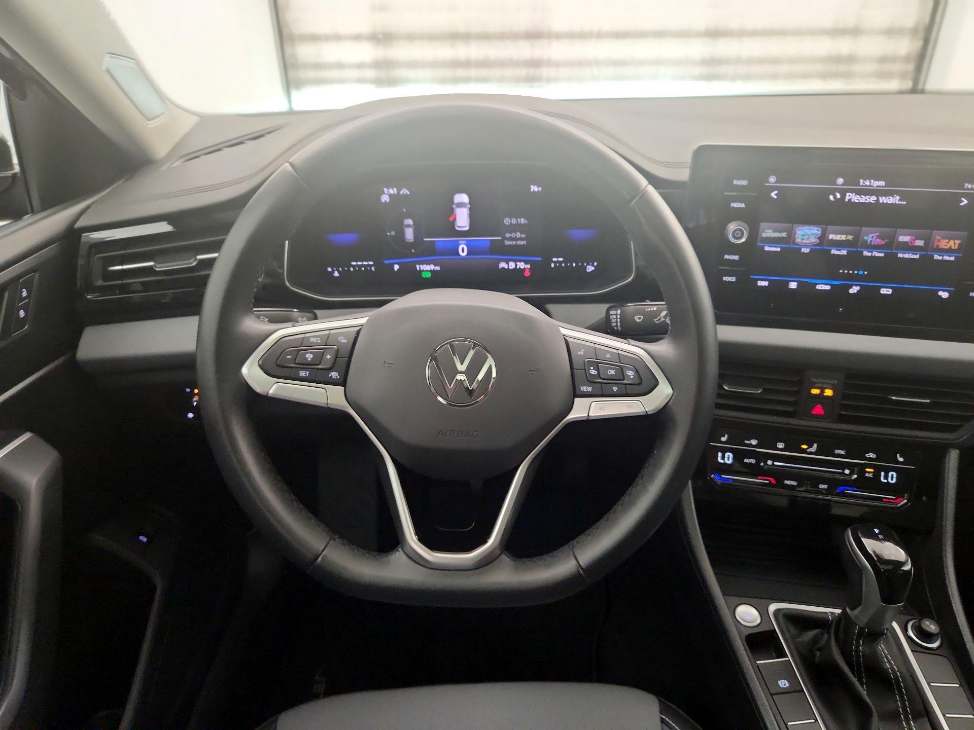 Thumbnail: 2025 Volkswagen Jetta - 10