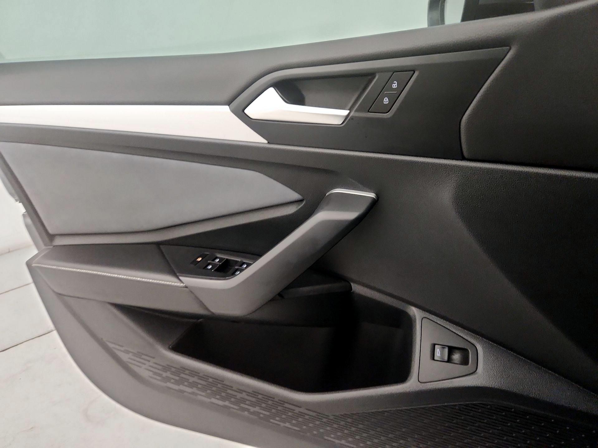 Thumbnail: 2025 Volkswagen Jetta - 12