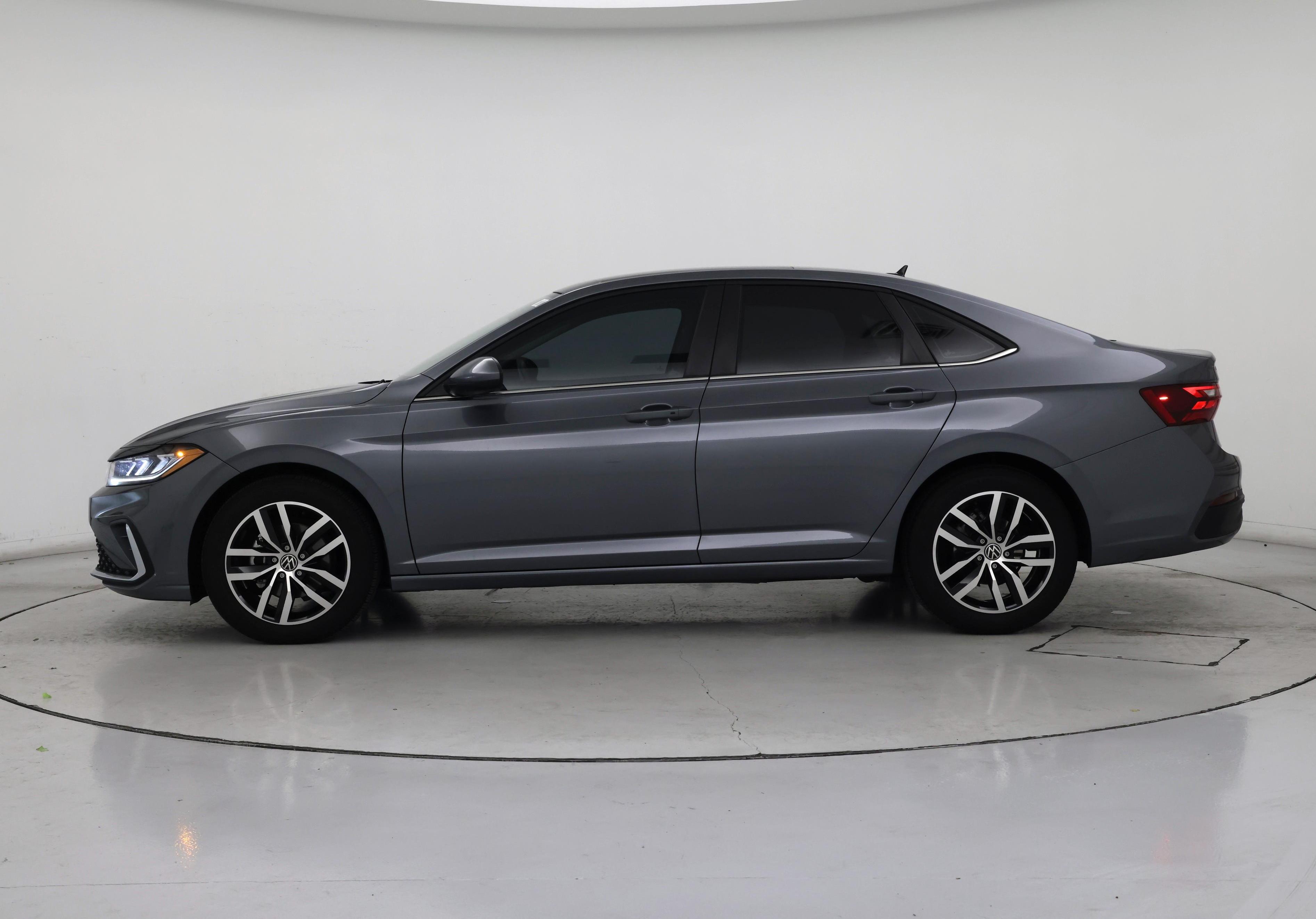 Thumbnail: 2025 Volkswagen Jetta - 3