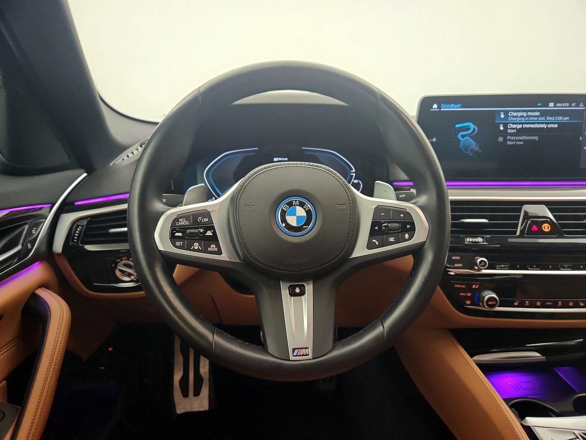Thumbnail: 2023 BMW 5 Series - 10