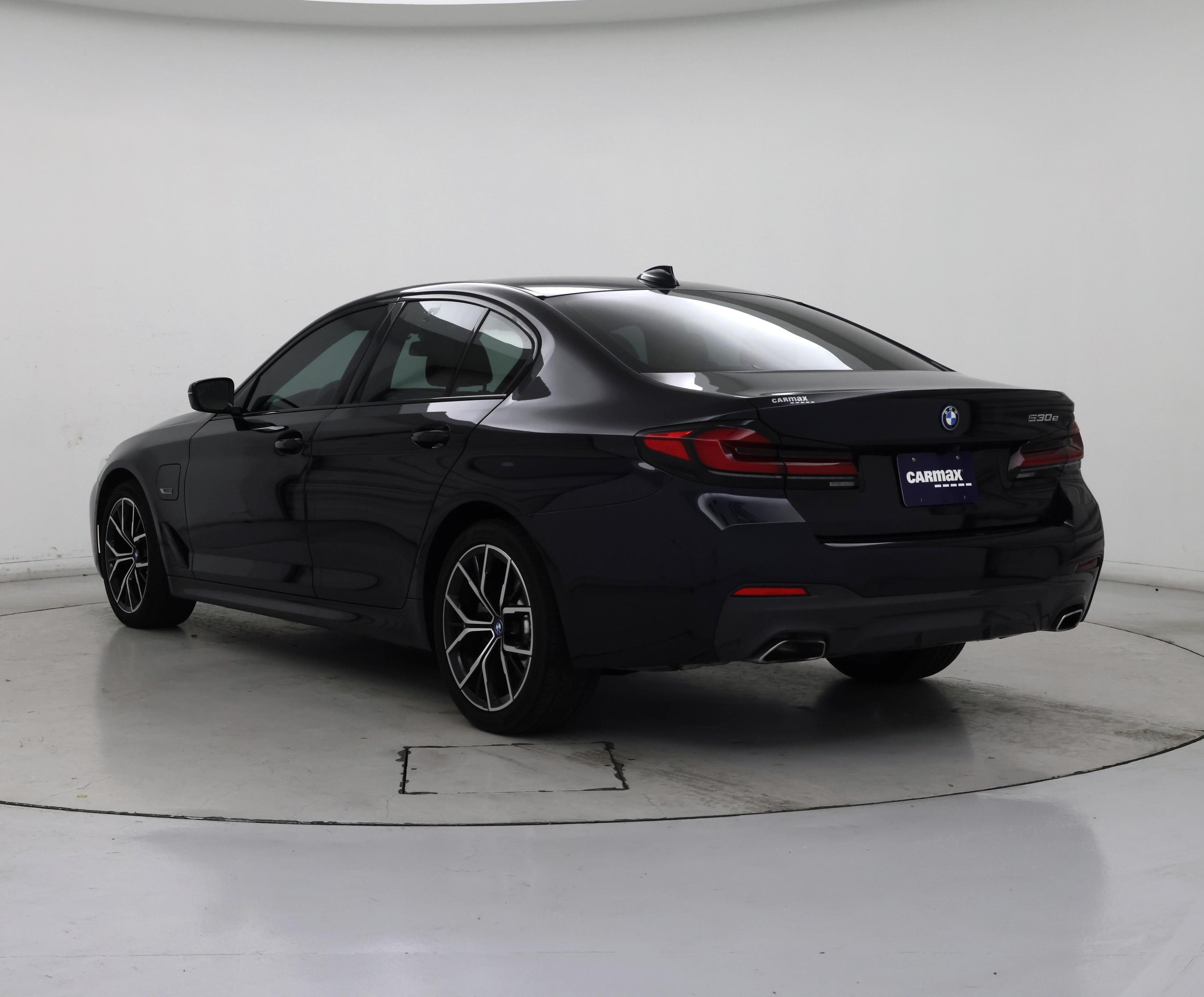 Thumbnail: 2023 BMW 5 Series - 2