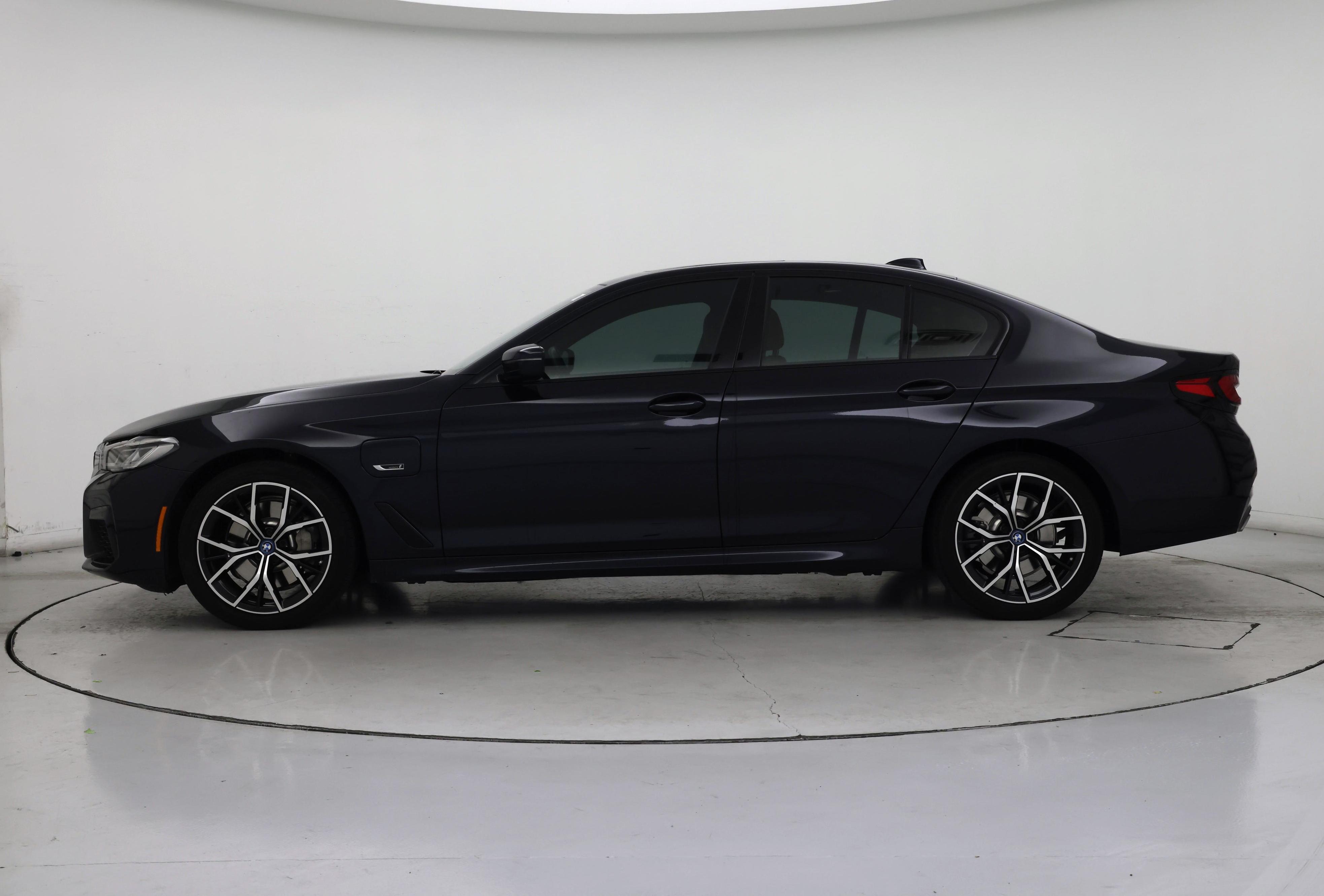 Thumbnail: 2023 BMW 5 Series - 3