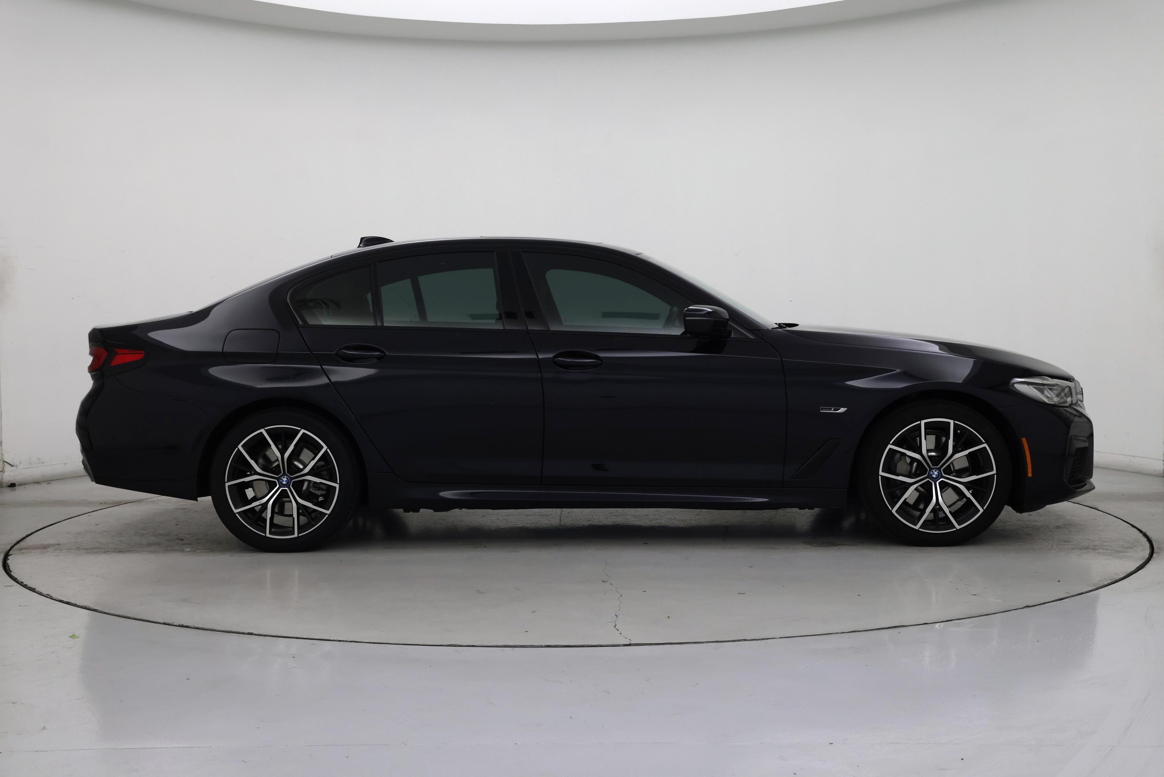 Thumbnail: 2023 BMW 5 Series - 7
