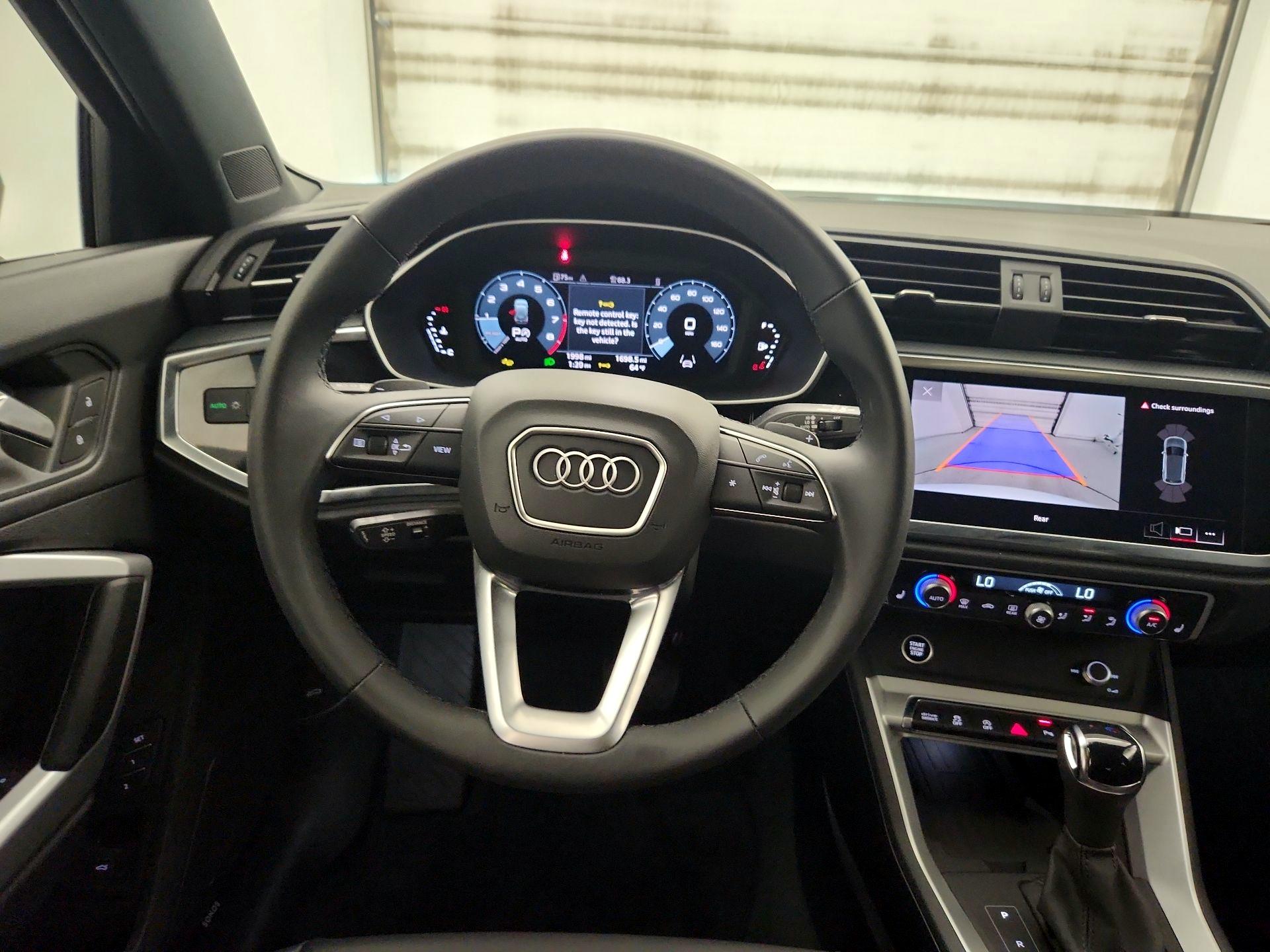 Thumbnail: 2025 Audi Q3 - 10