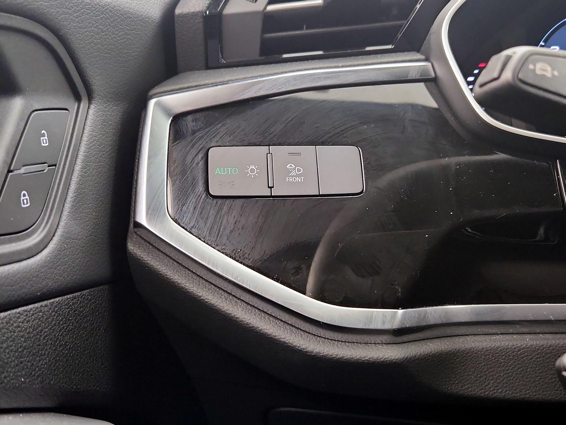 Thumbnail: 2025 Audi Q3 - 13