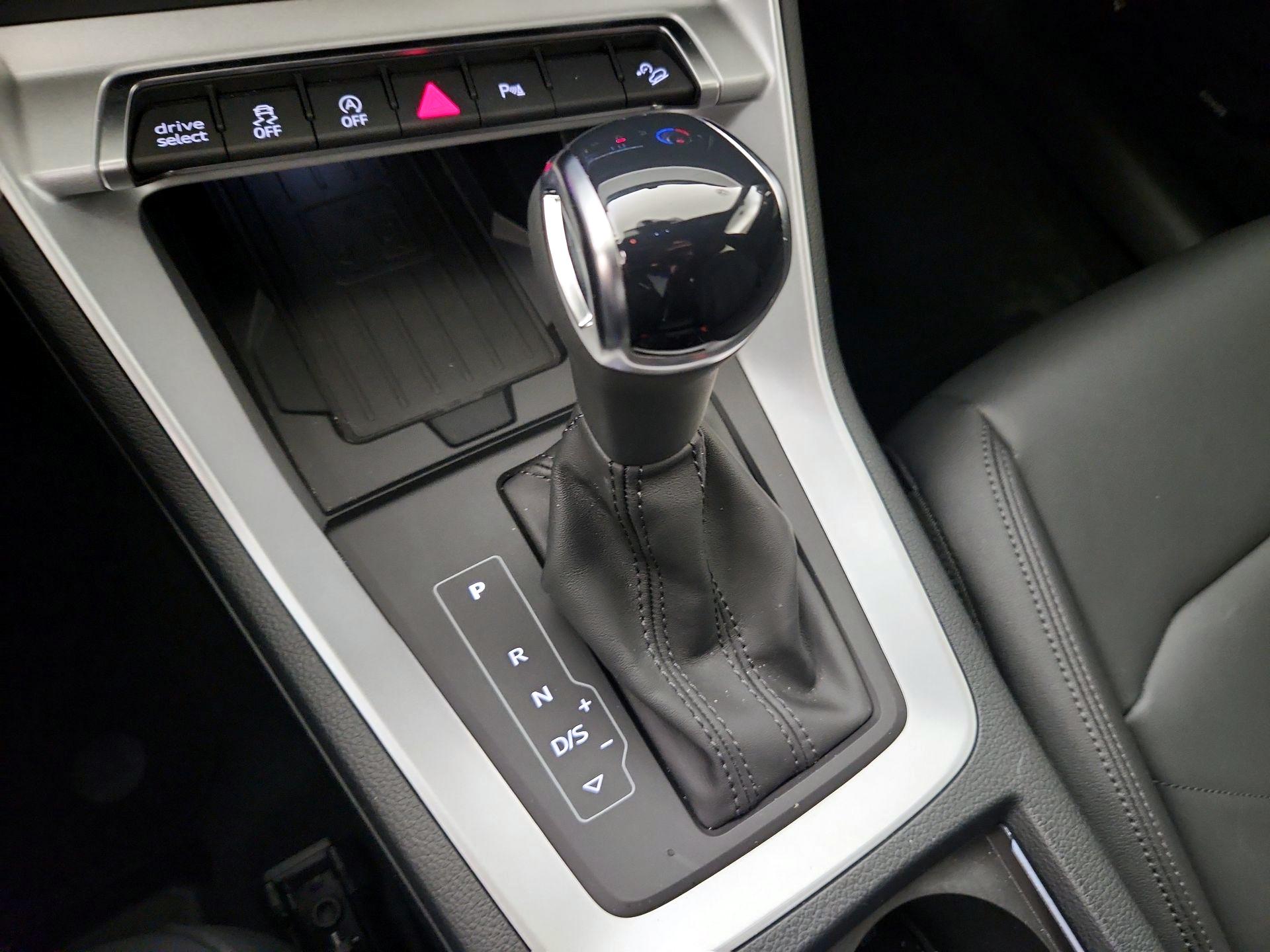 Thumbnail: 2025 Audi Q3 - 17