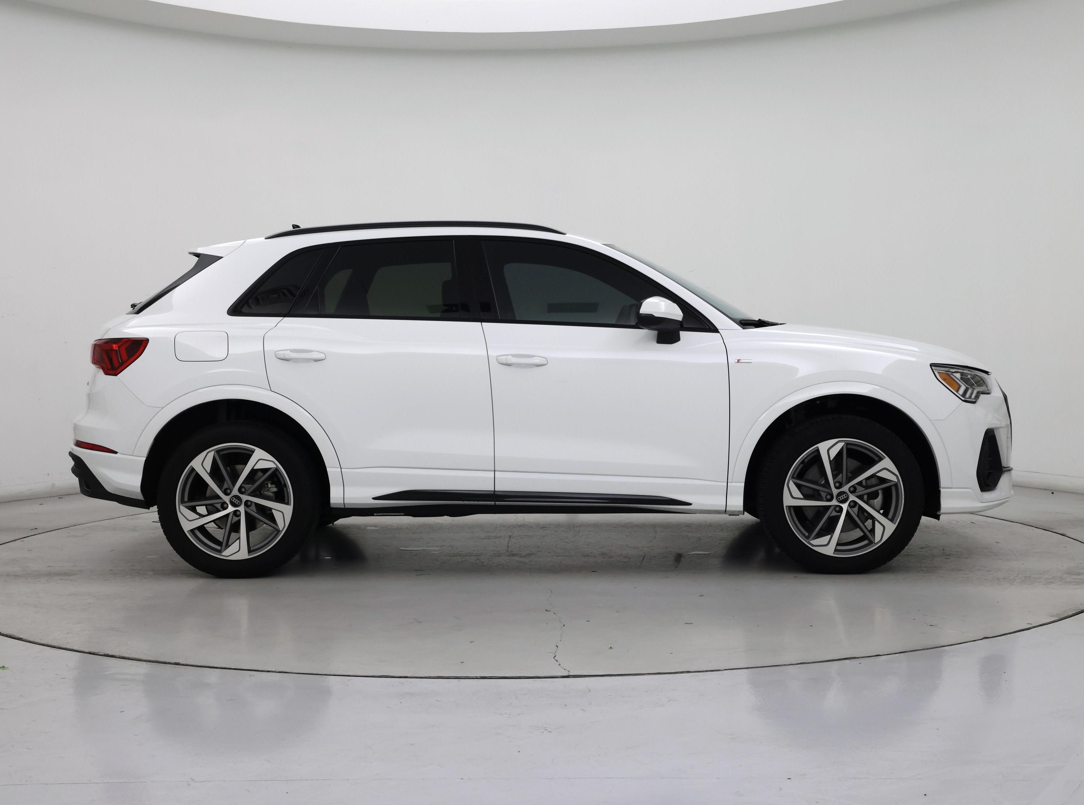 Thumbnail: 2025 Audi Q3 - 7