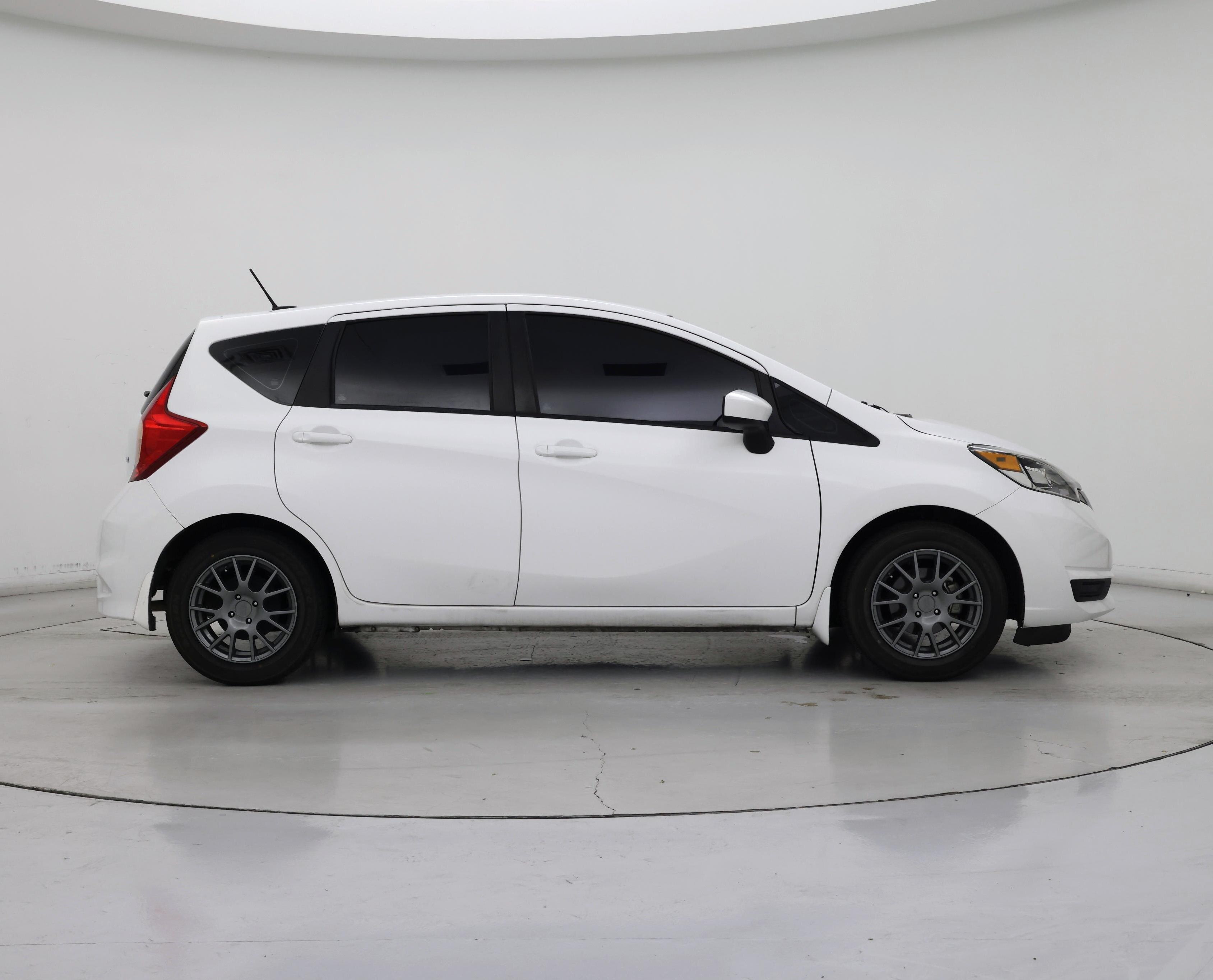 Thumbnail: 2017 Nissan Versa Note - 7
