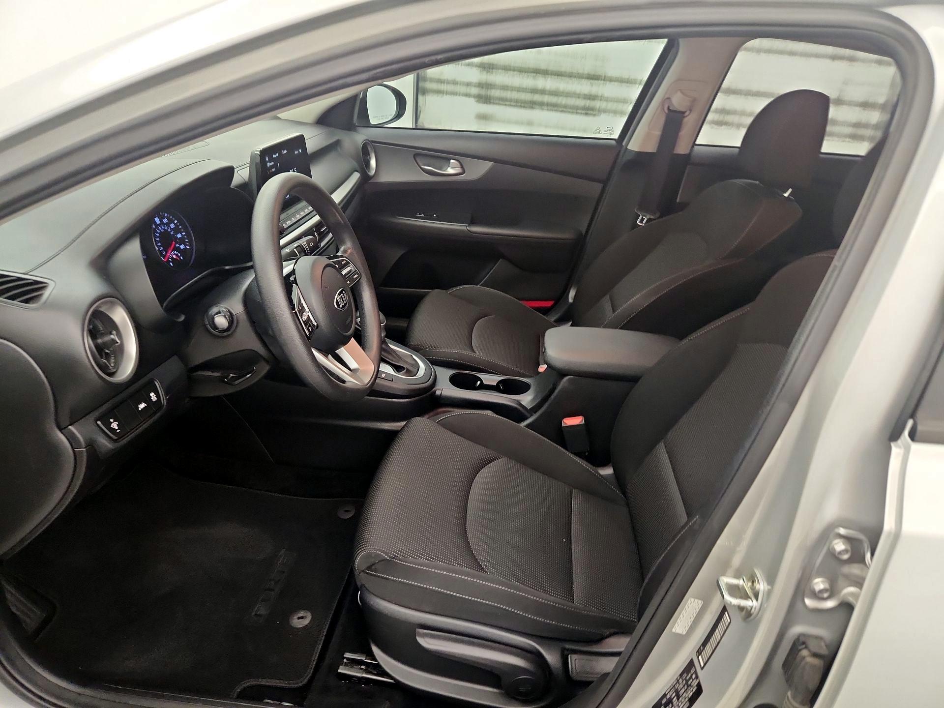 Thumbnail: 2021 Kia Forte - 11
