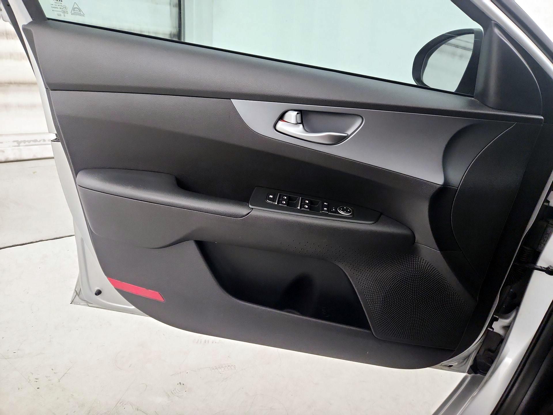 Thumbnail: 2021 Kia Forte - 12