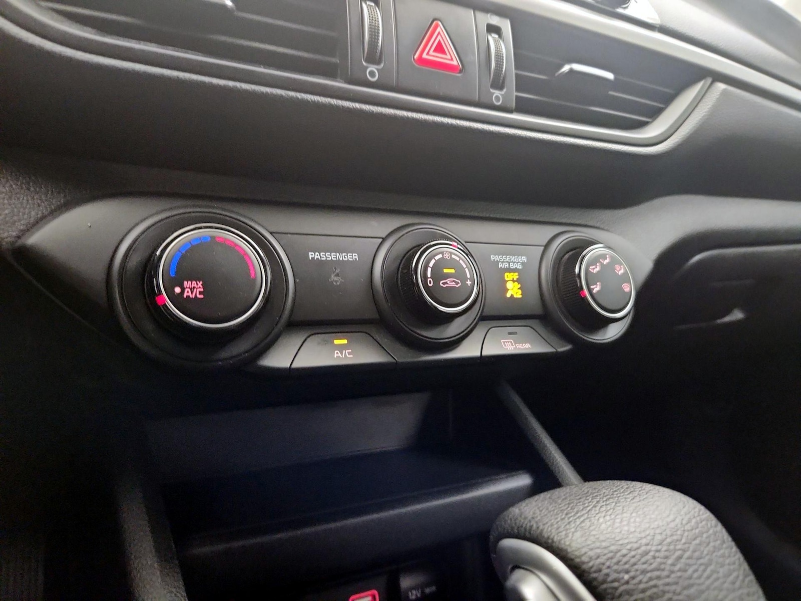 2021 Kia Forte LXS - Photo 17